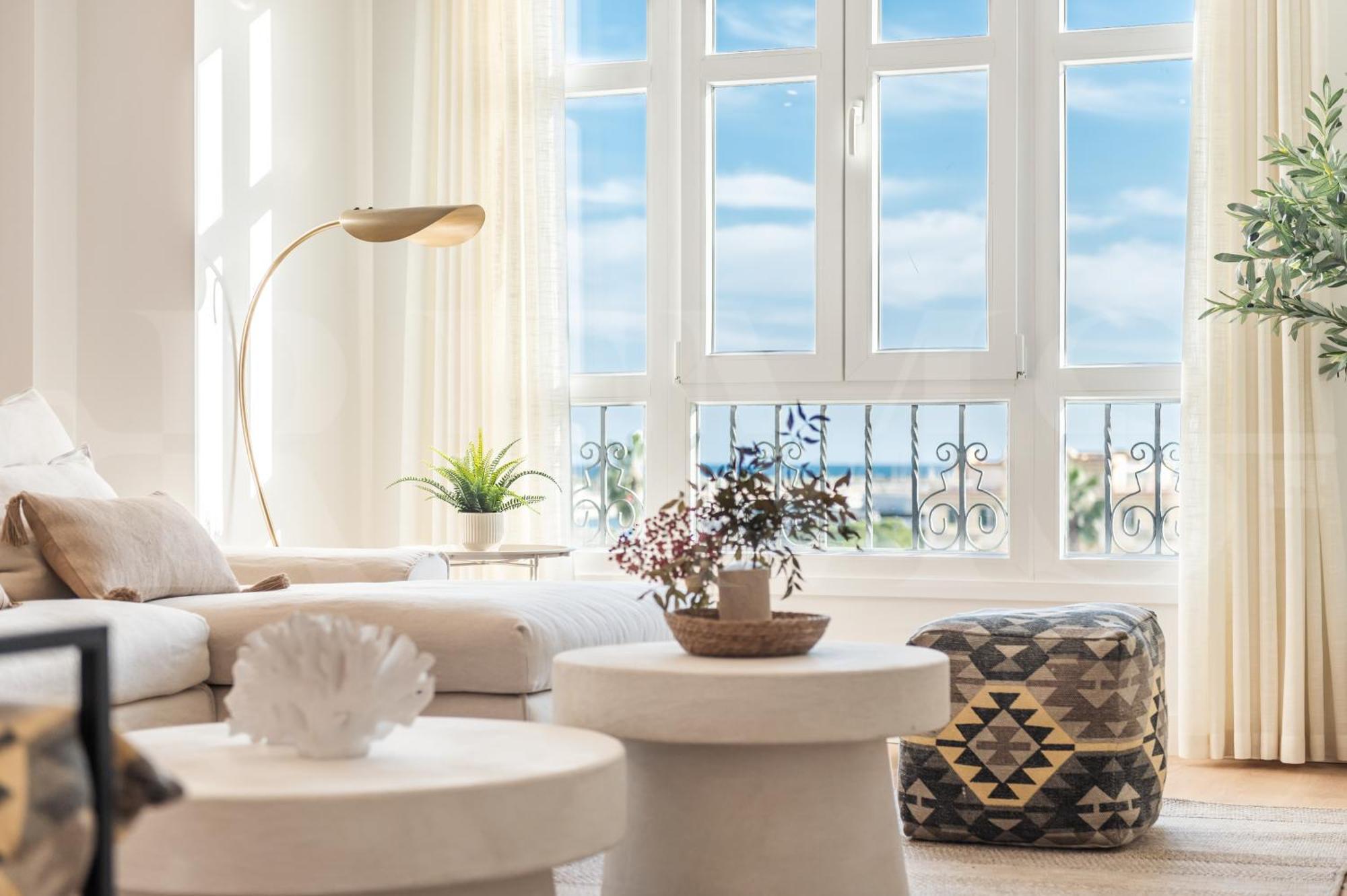 Apartment Elegant Coastal Charm With Unique Views By Rems *