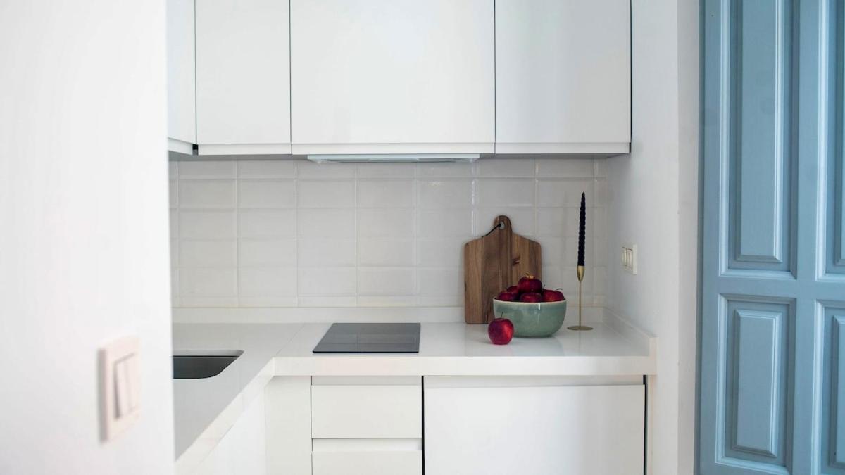Baker Of Apartment