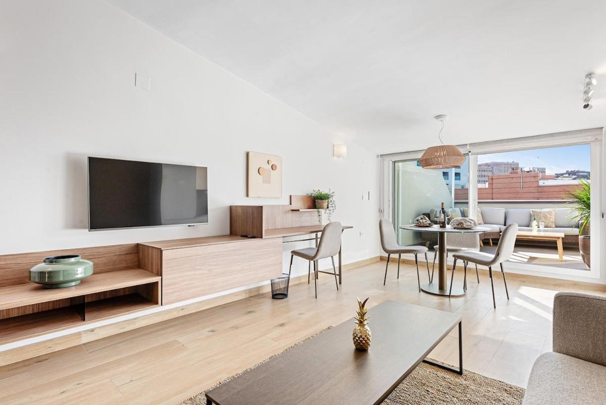 Pineapple Arriola Penthouse Apartment