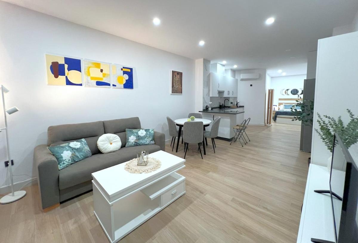 Apartment Evans Realty Bm Lujoso Y Moderno Estudio