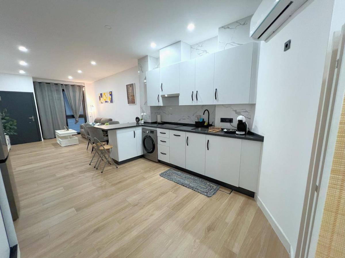 Evans Realty Bm Lujoso Y Moderno Estudio Apartment *