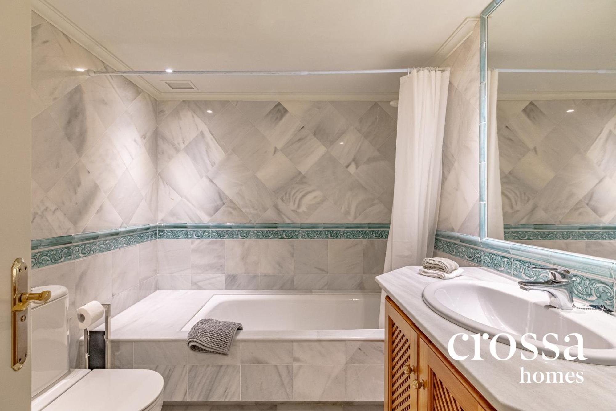 Elegant Golf Apt, Peace, Pool, Panoramic Views Apartment