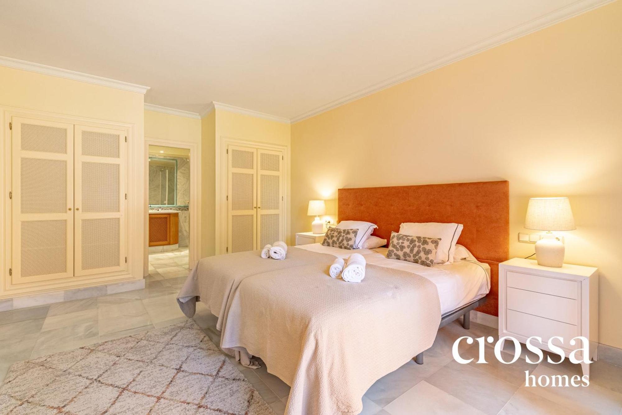 Elegant Golf Apt, Peace, Pool, Panoramic Views Apartment