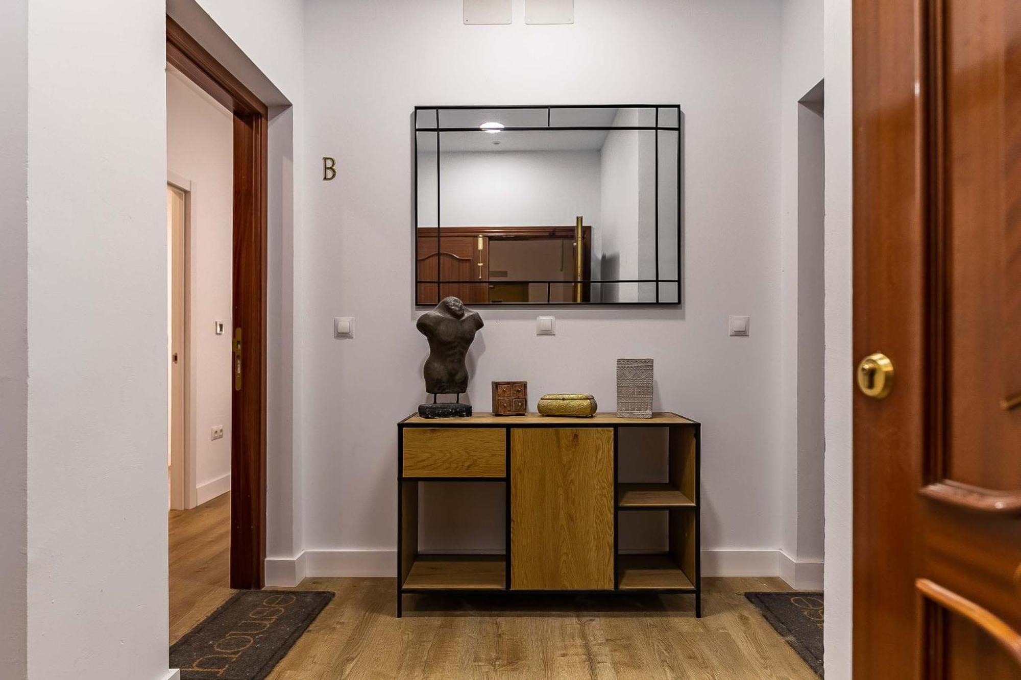 Soho Deluxe Center Apartment *