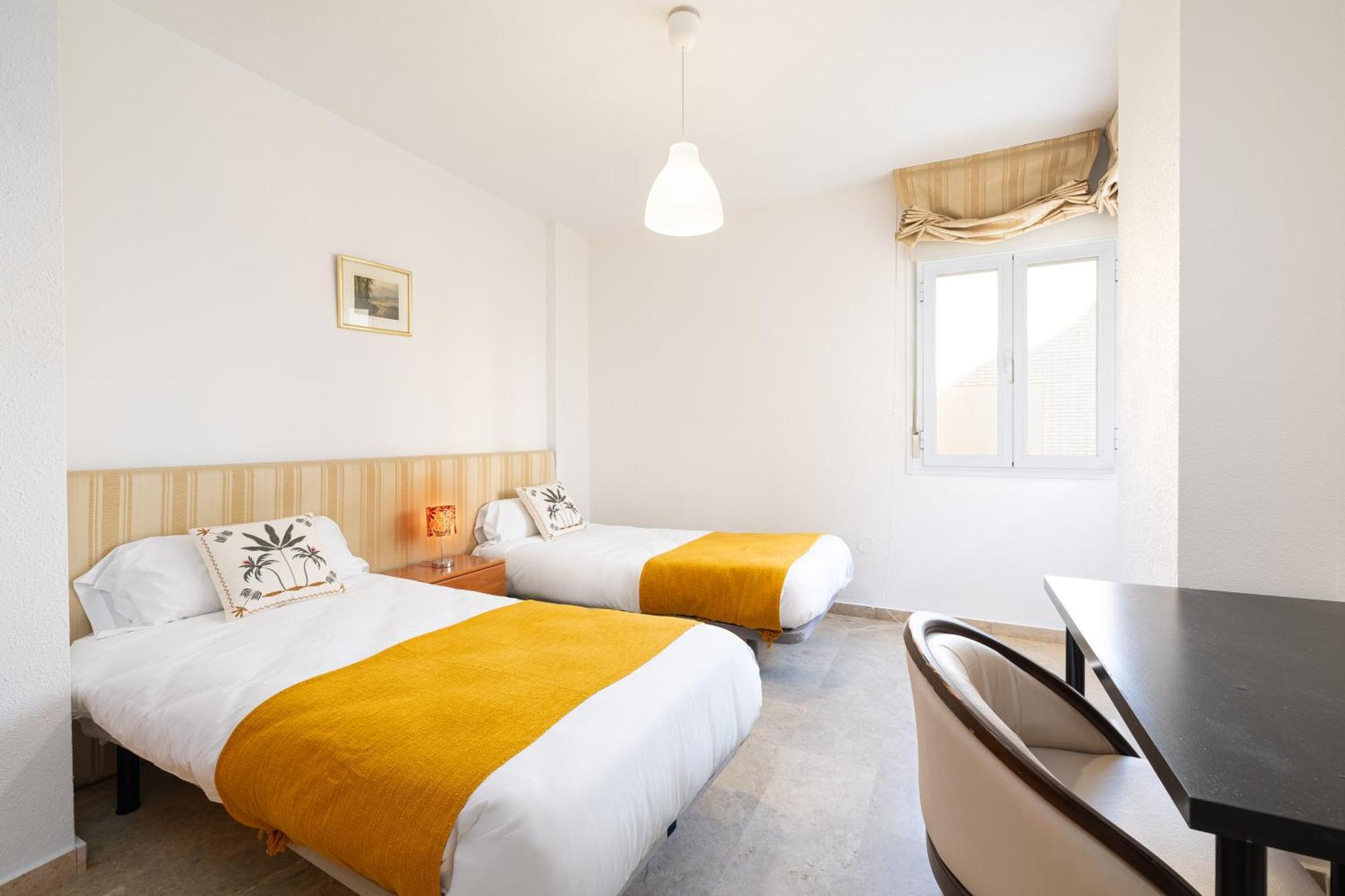 H2m Teatinos Pool & Terrace Apartment