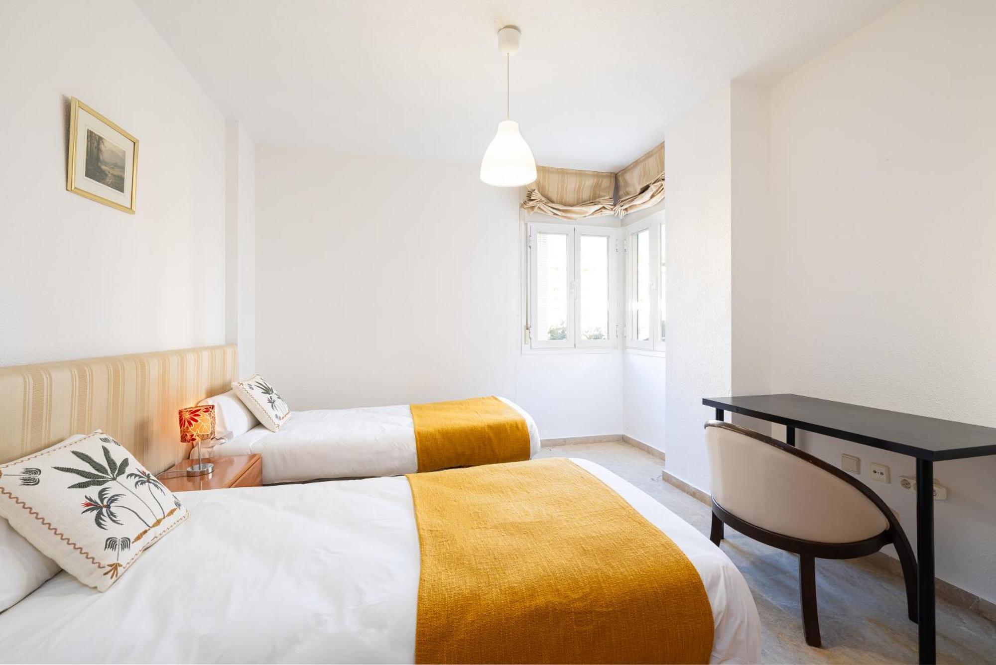 H2m Teatinos Pool & Terrace Apartment *