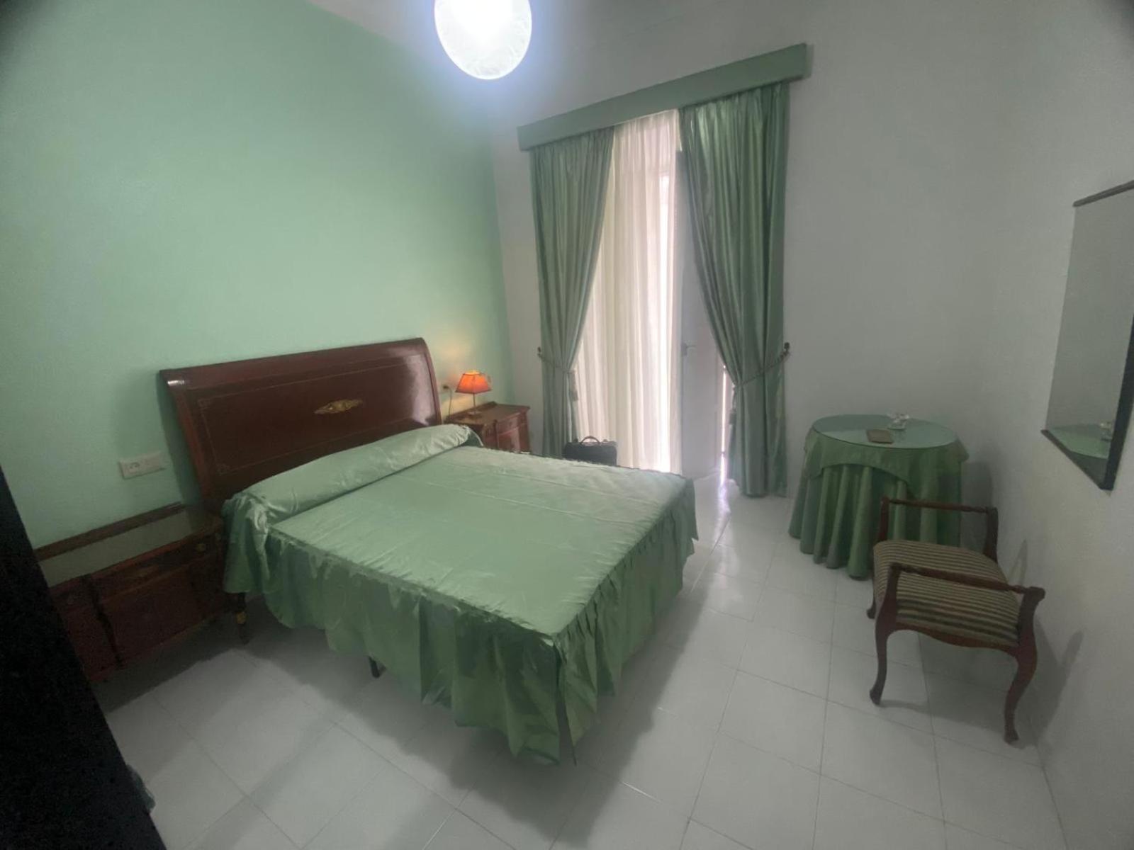 Homestay En Residencial Capuchinos Cerca Del Centro Historico De Malaga