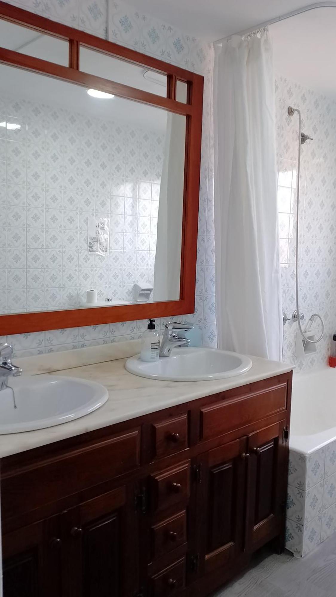 Privada Centro Cerca Tren Maria Zambrano Y Playa Muy Buena Conexion Wifi Homestay