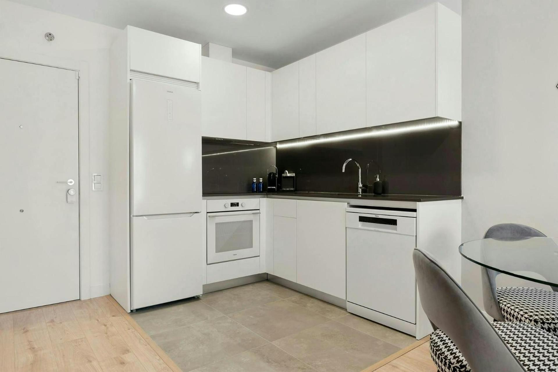 Eye Pool & Parking Free Appartement
