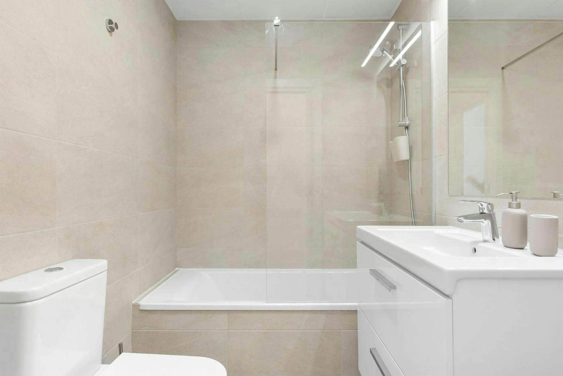 Eye Pool & Parking Free Apartment Malaga
