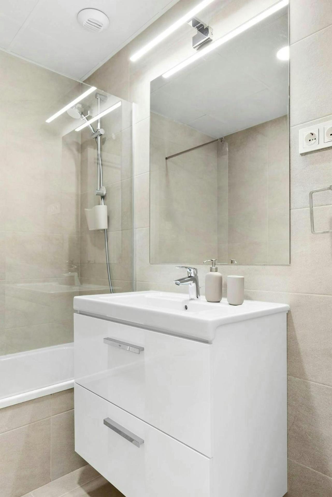 Appartement Eye Pool & Parking Free