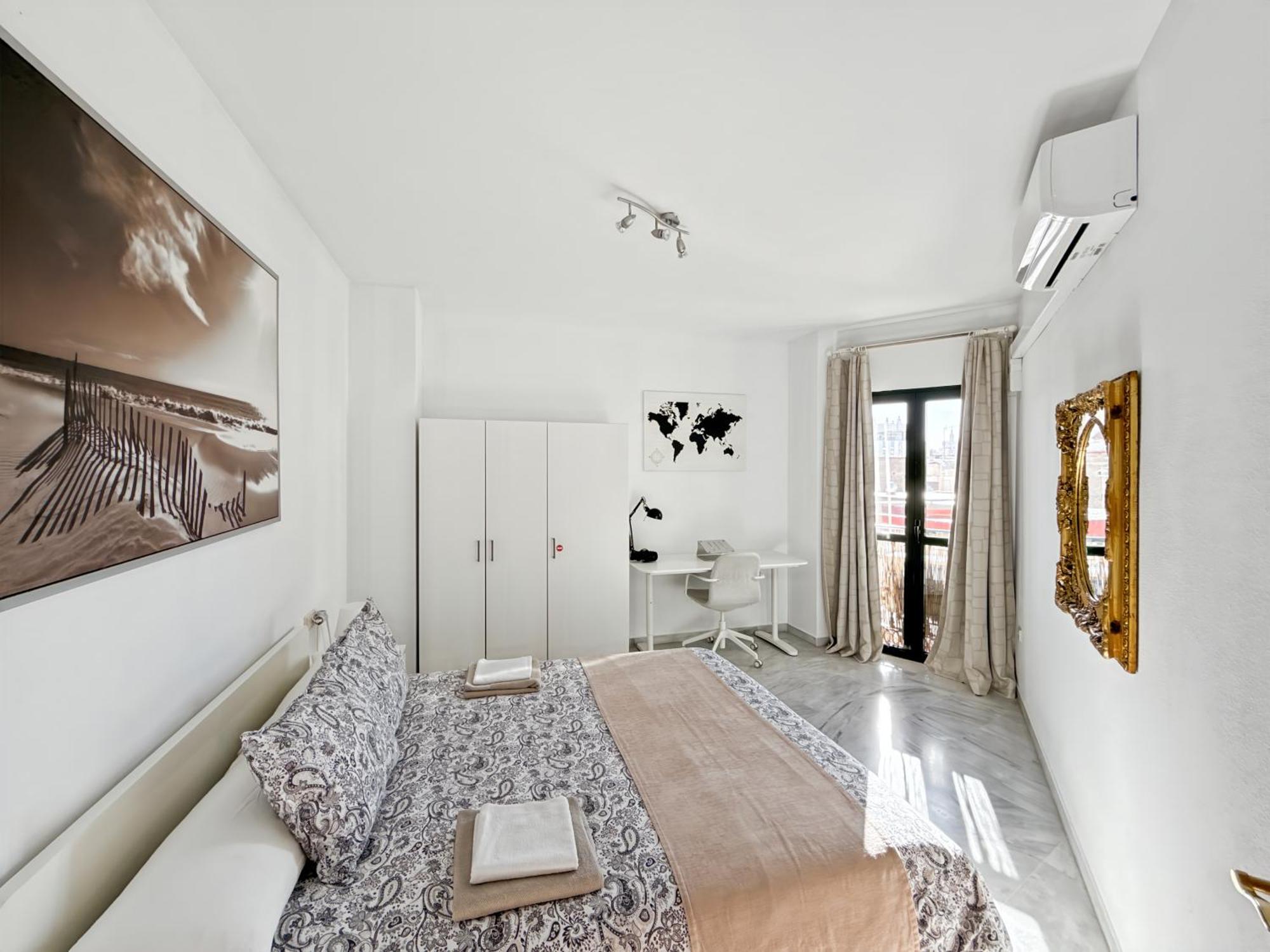 Apartment Exclusive With Cathedral Views And Auto Check-in