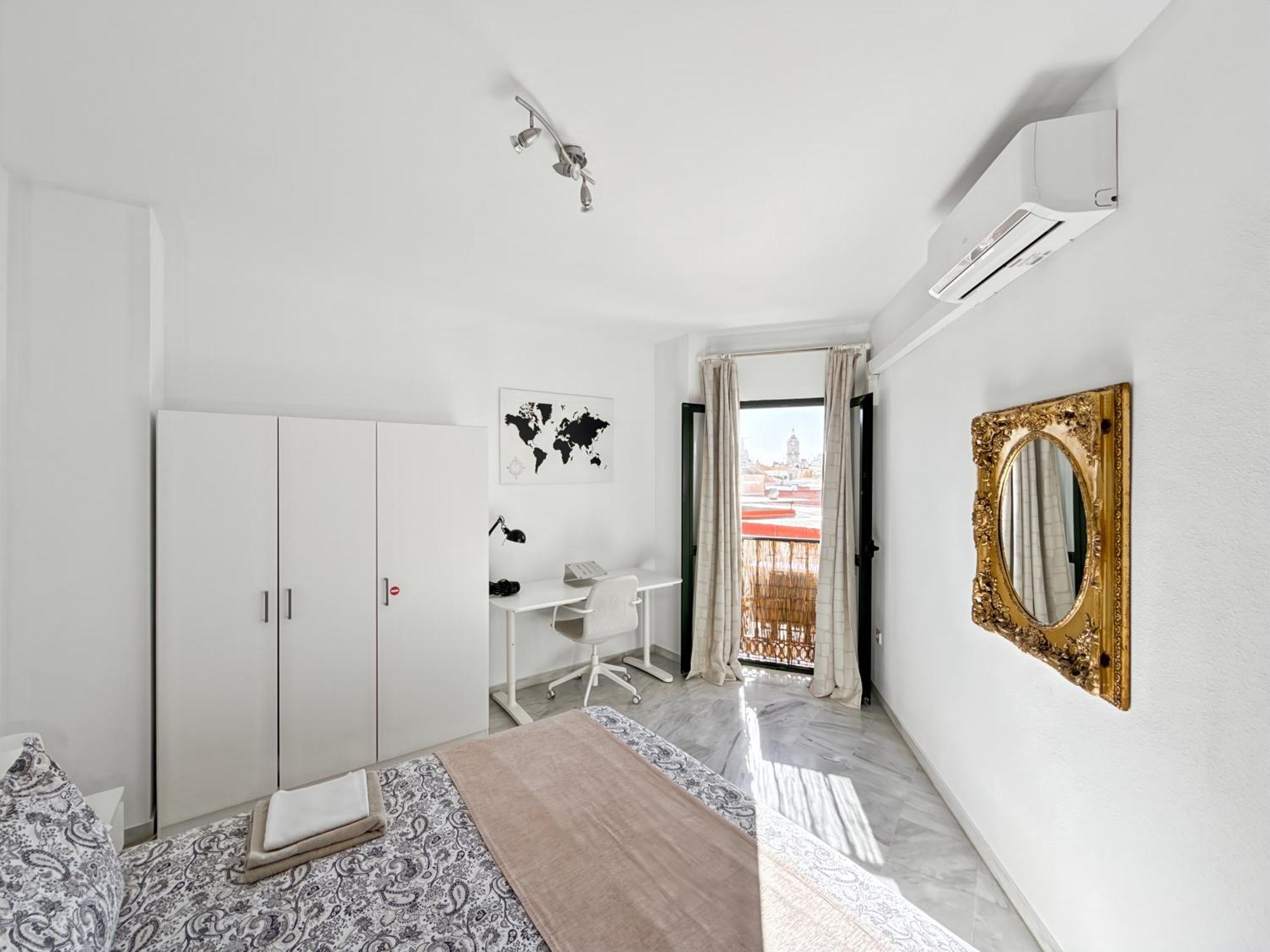 Exclusive With Cathedral Views And Auto Check-in Malaga