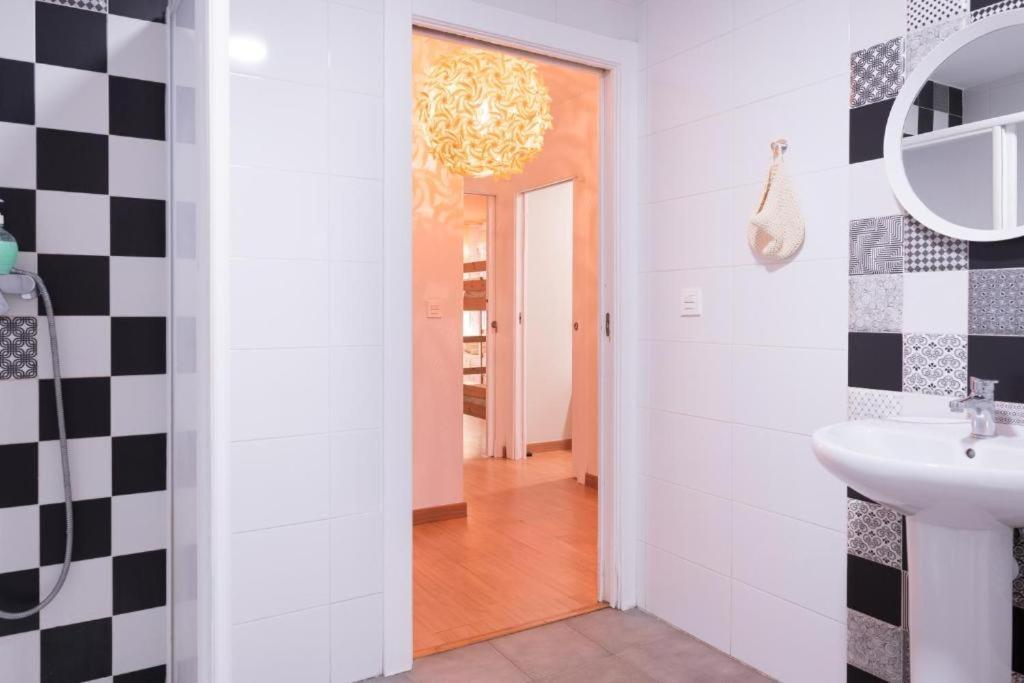 Residencia Sin Lujo Hostel *