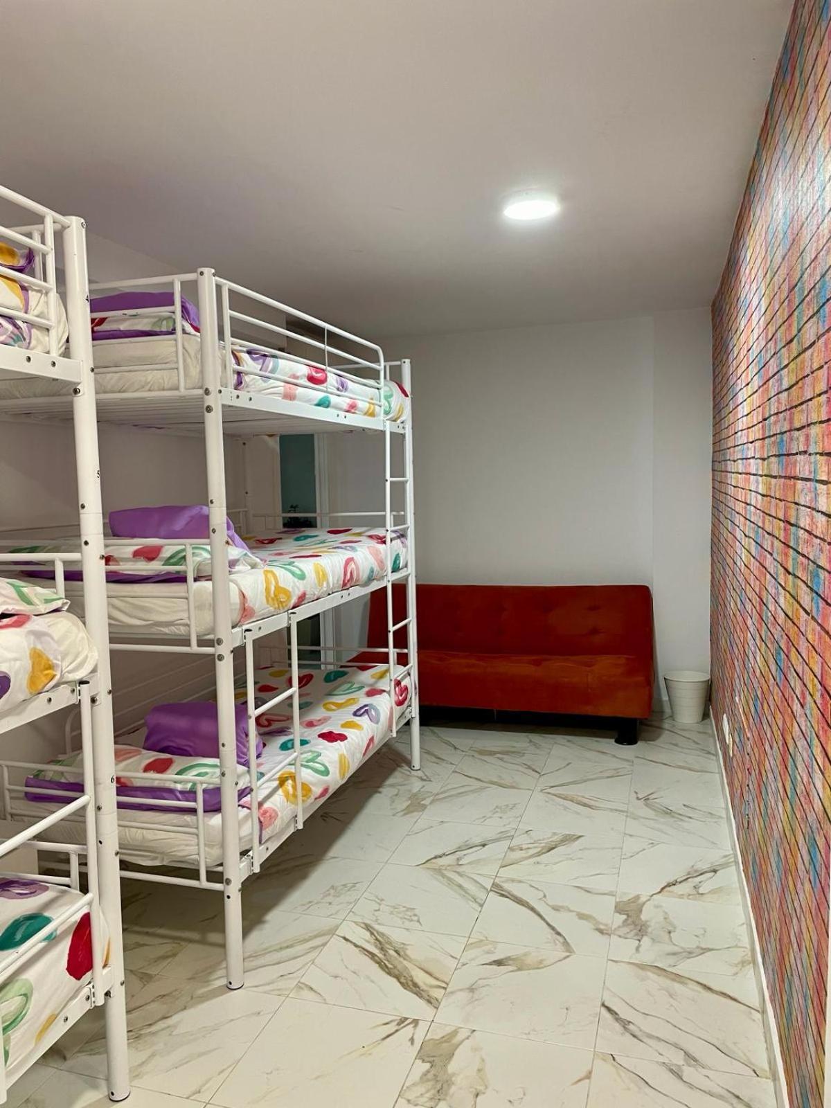 Residencia Sin Lujo Hostel Malaga