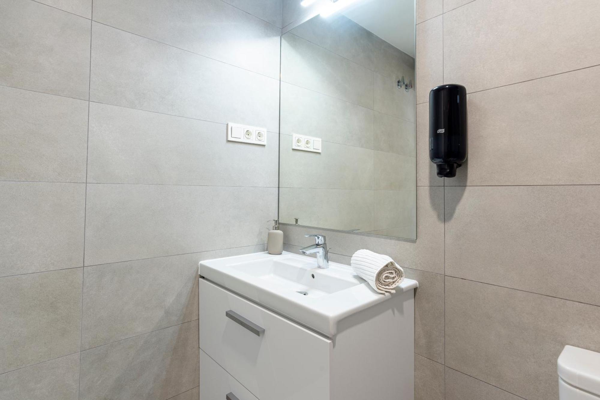 Skyline Ii Pool & Coworking By Ele Apartment *