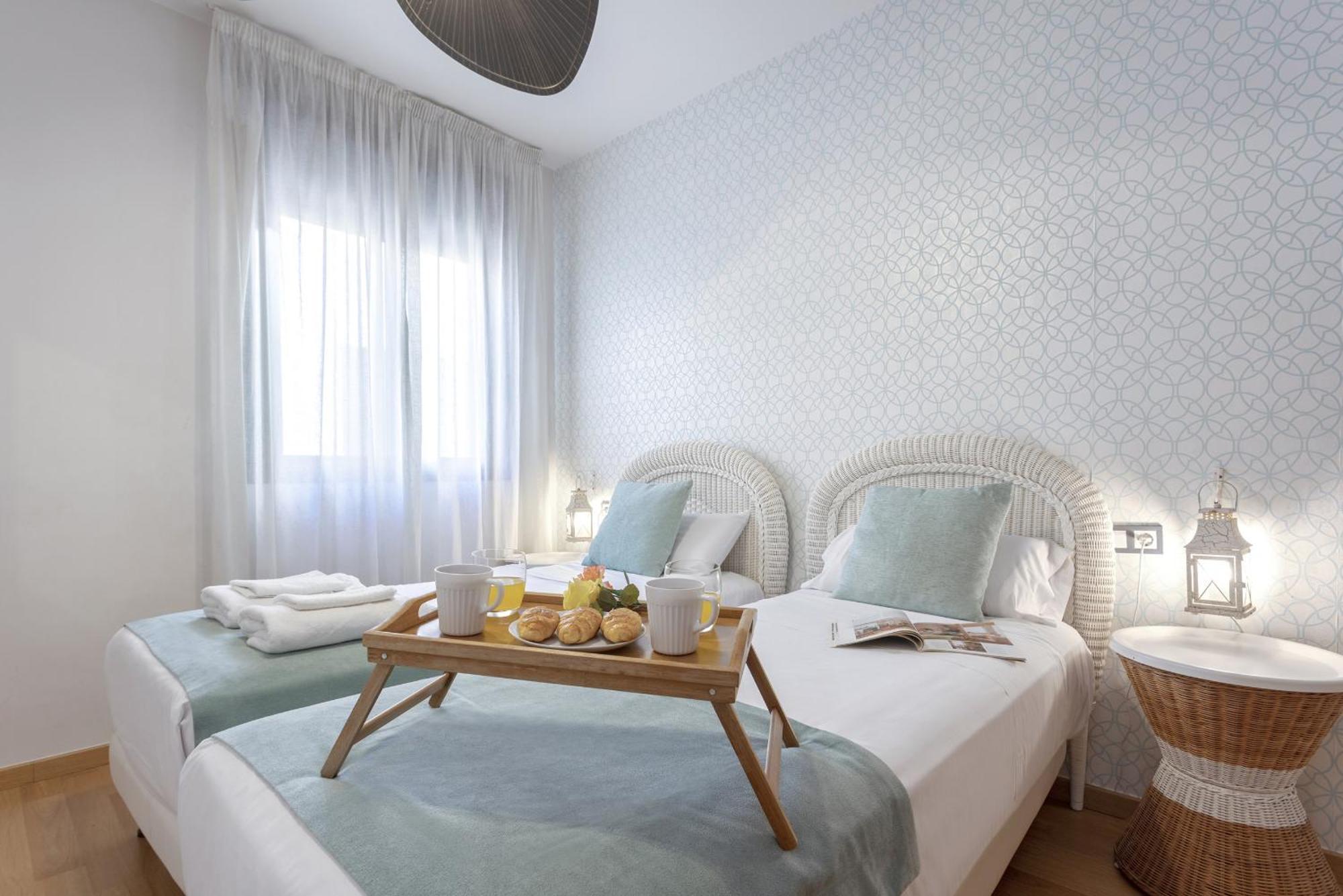 -malagasunapts-terrace,pool&park Apartment