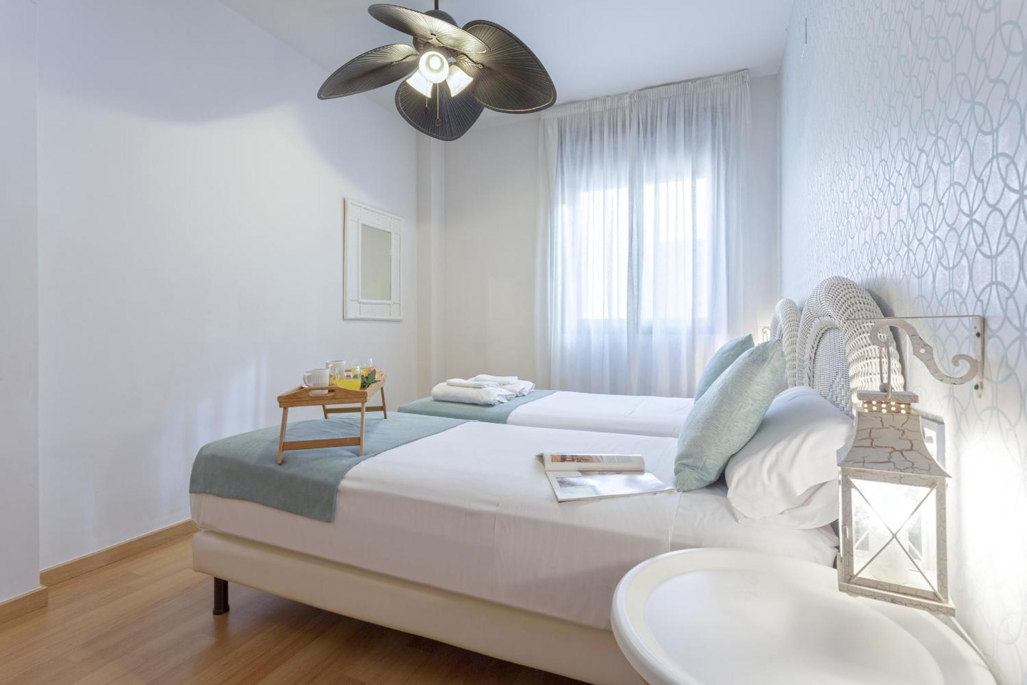 -malagasunapts-terrace,pool&park *