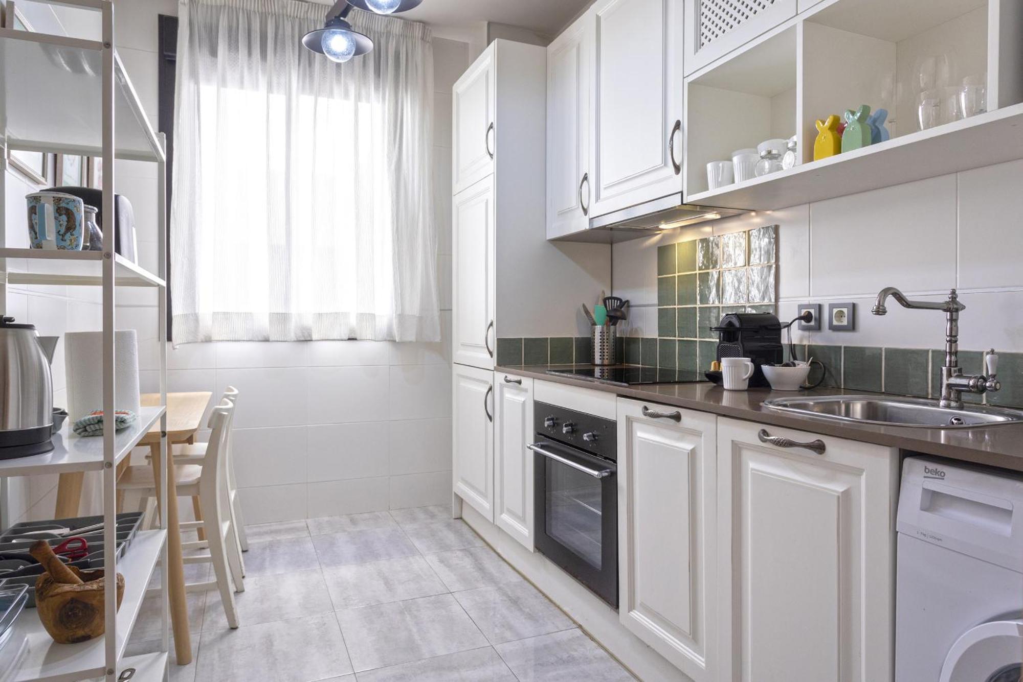 -malagasunapts-terrace,pool&park Malaga