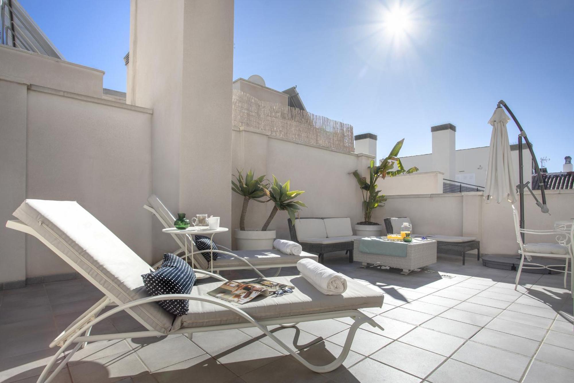 Apartment -malagasunapts-terrace,pool&park *