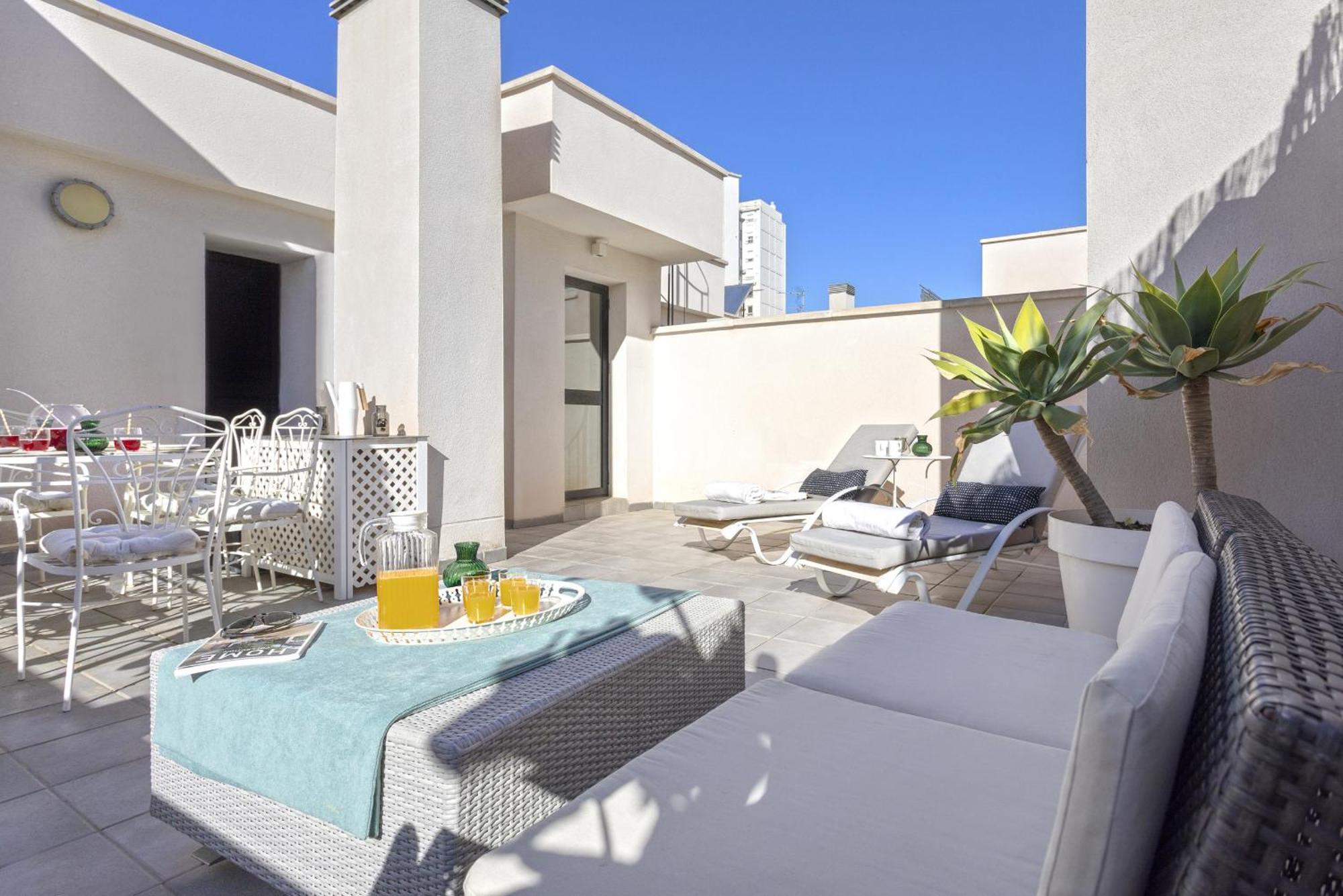 -malagasunapts-terrace,pool&park Apartment