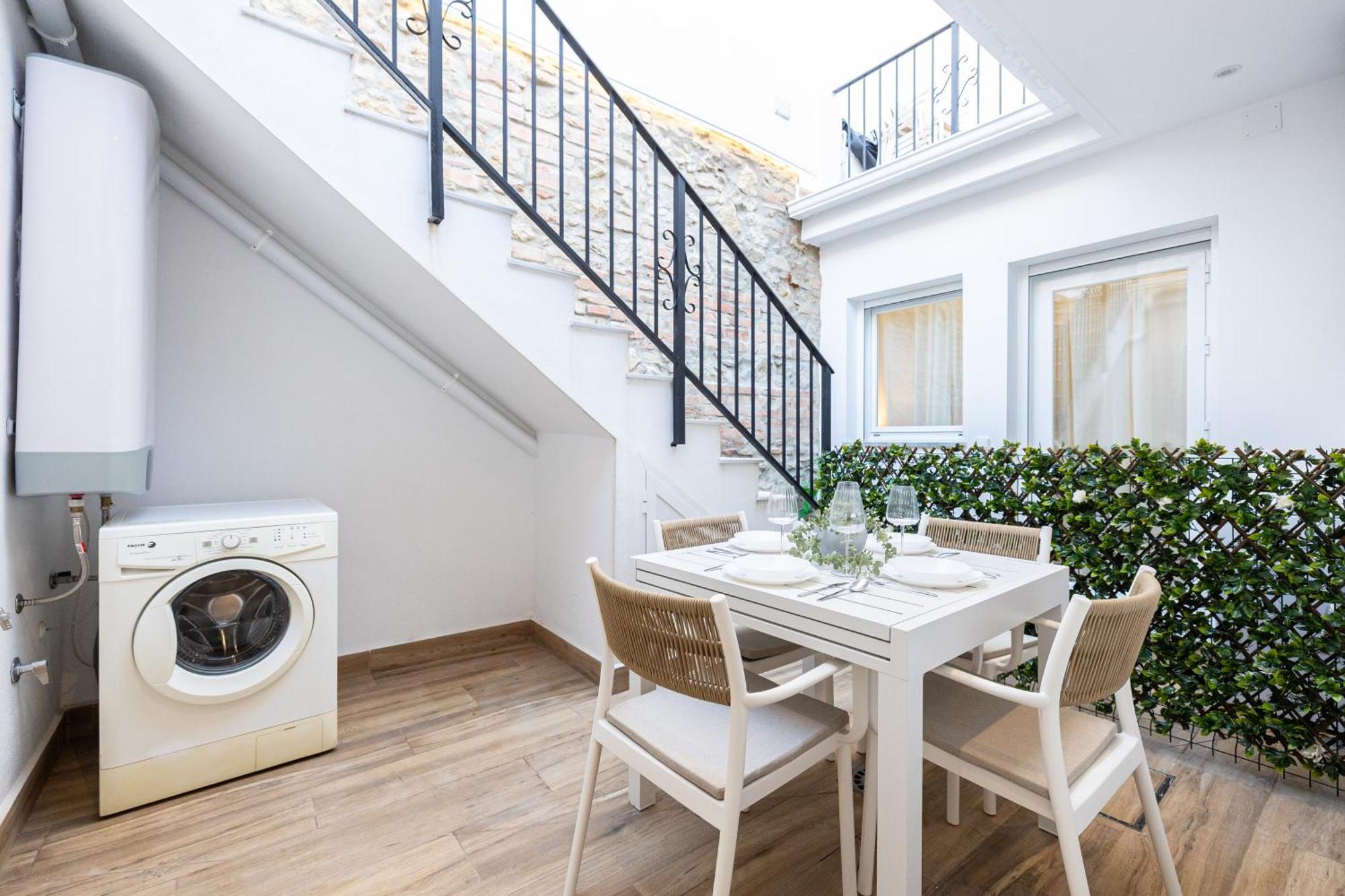 Modern Duplex Courtyard -2bedrooms 2baths Malaga