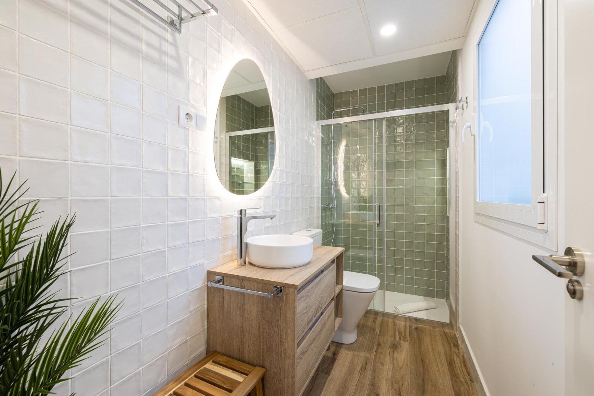 Modern Duplex Courtyard -2bedrooms 2baths Apartment