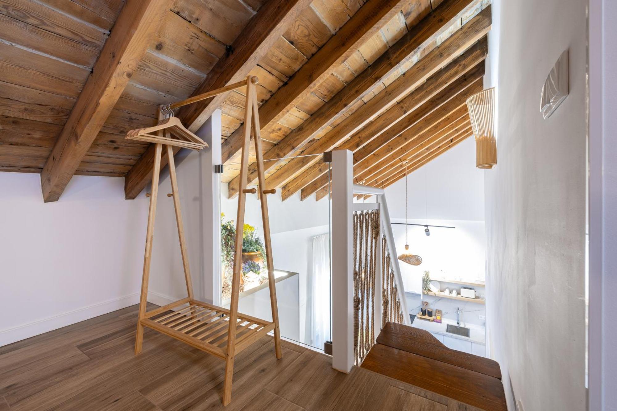 Modern Duplex Courtyard -2bedrooms 2baths Apartment
