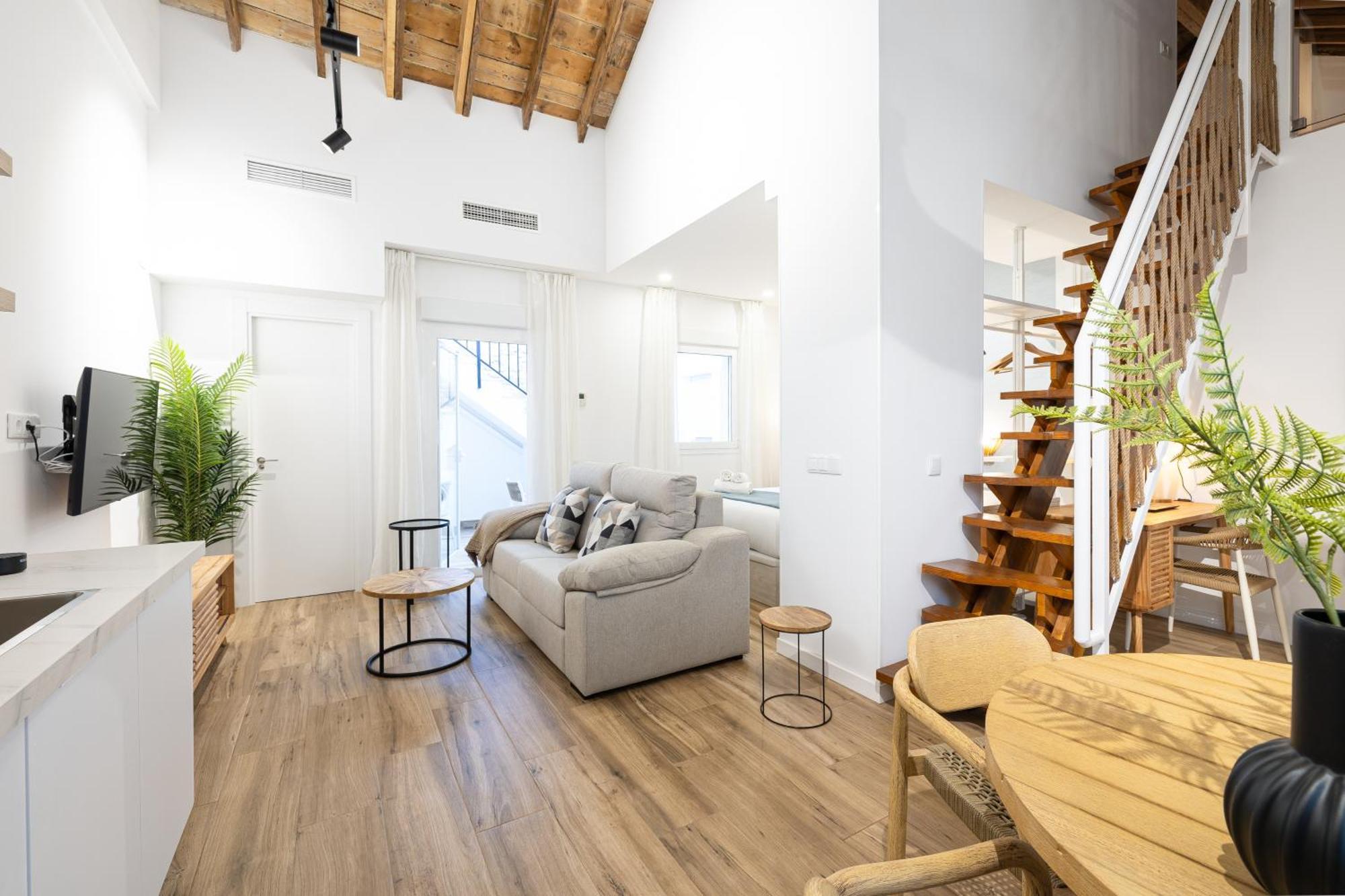 Modern Duplex Courtyard -2bedrooms 2baths Apartment Malaga
