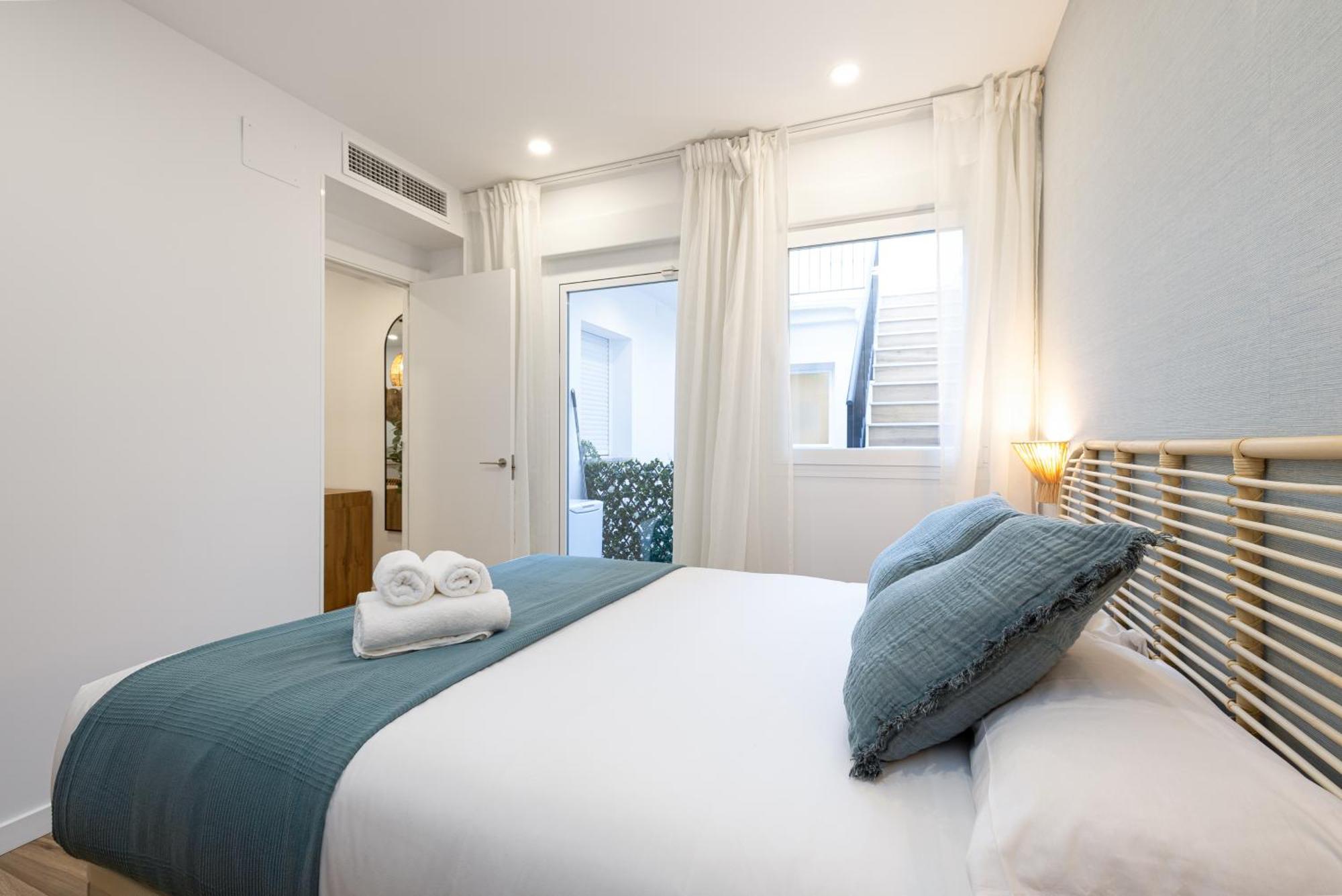 Apartment Bright Renovated -terrace -1bedroom 1bath