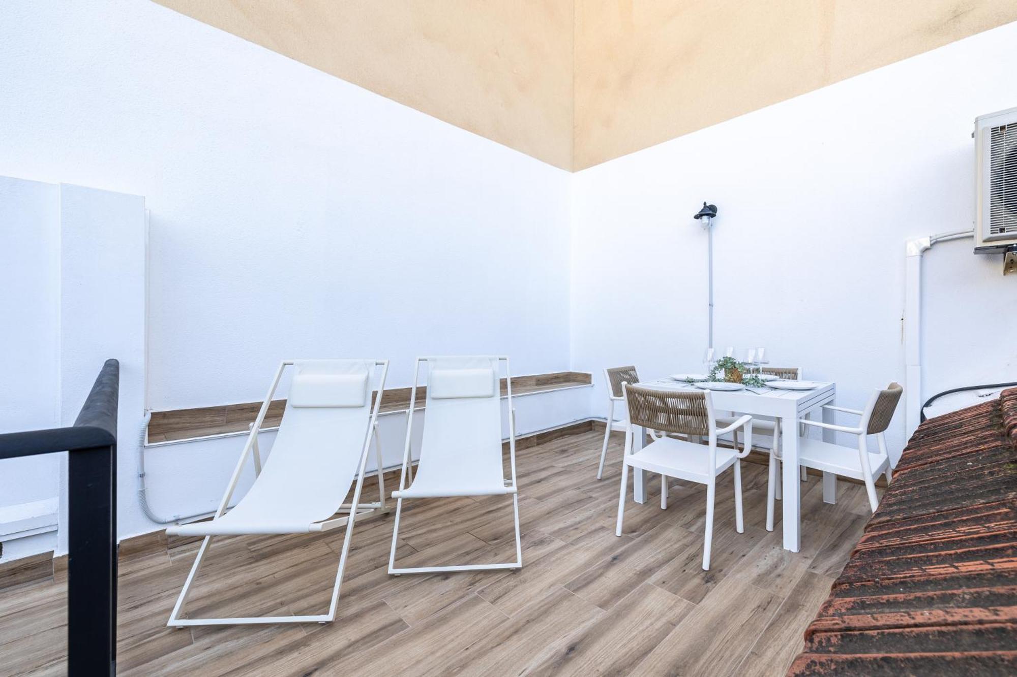 Bright Renovated -terrace -1bedroom 1bath Apartment Malaga