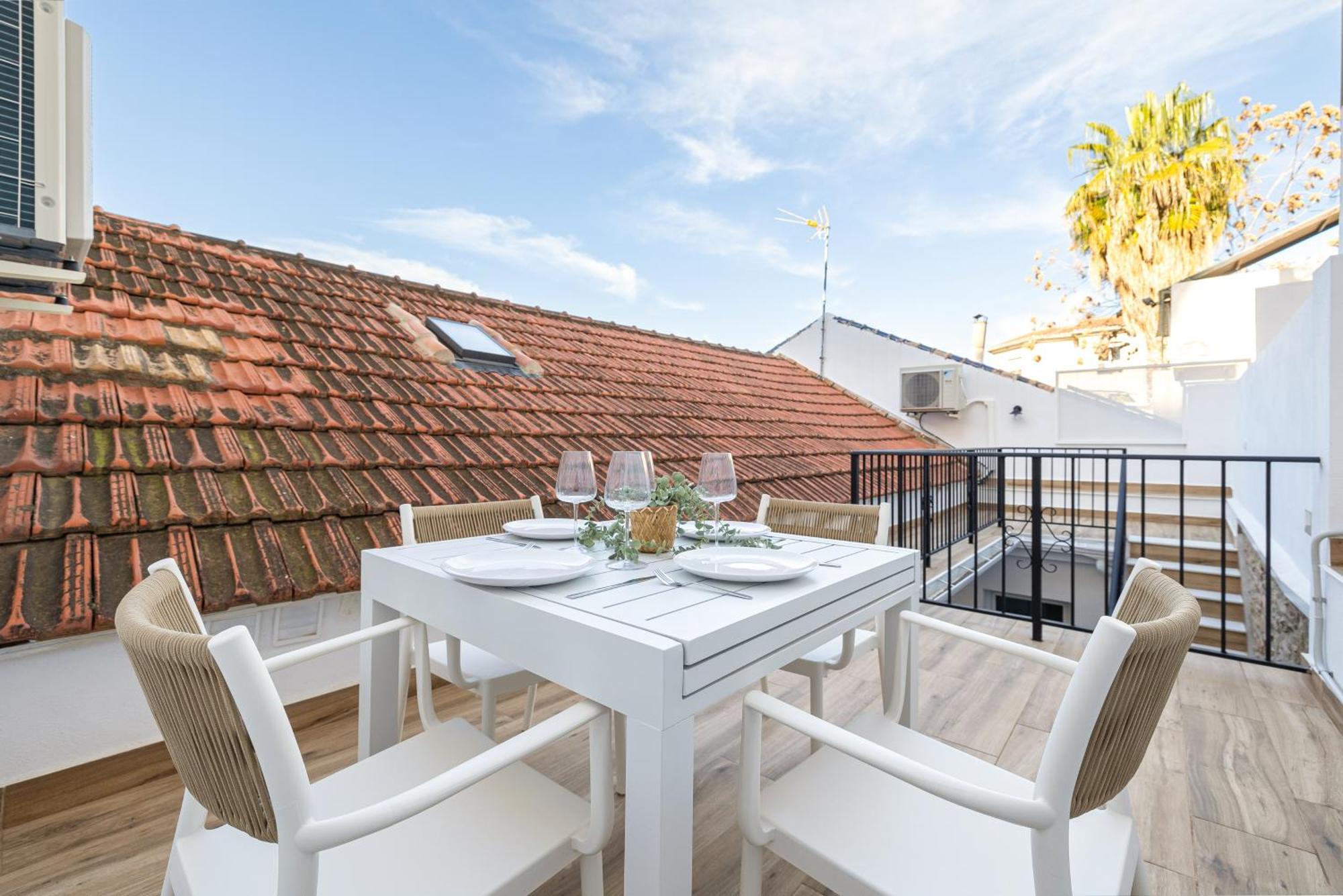 Bright Renovated -terrace -1bedroom 1bath Malaga