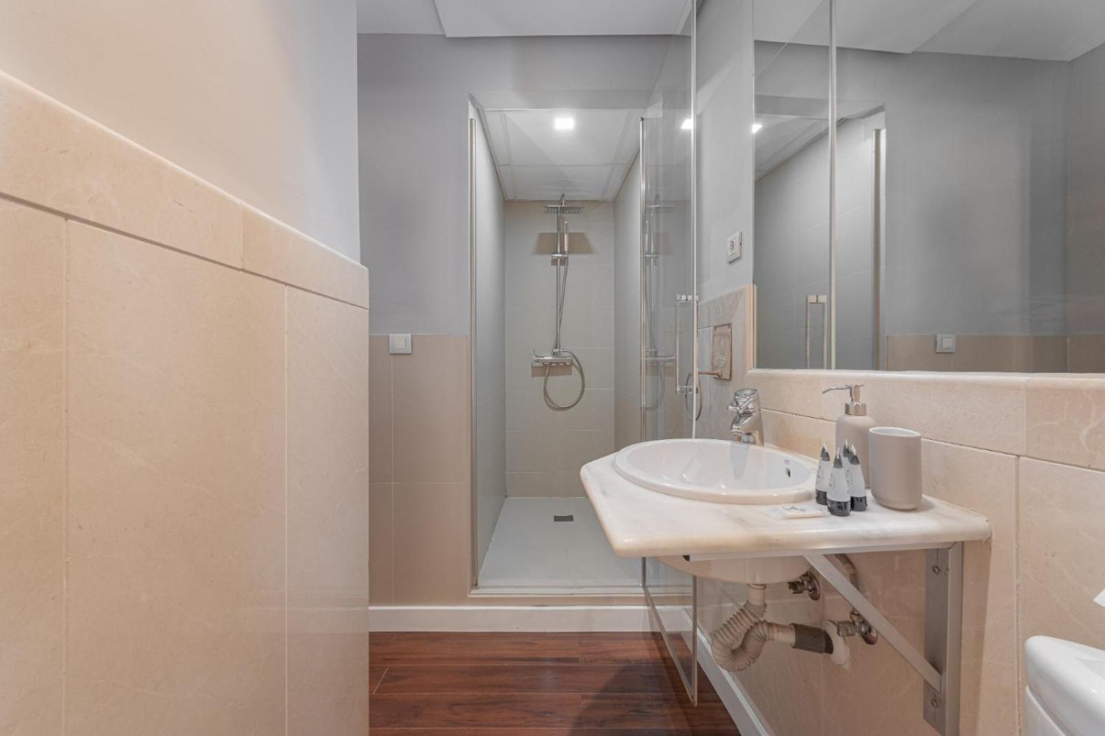 Cathedral - Center Apartment