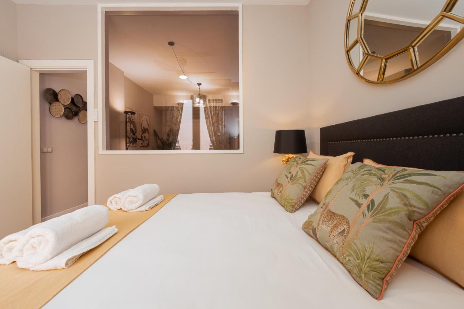 Cathedral - Center Apartment