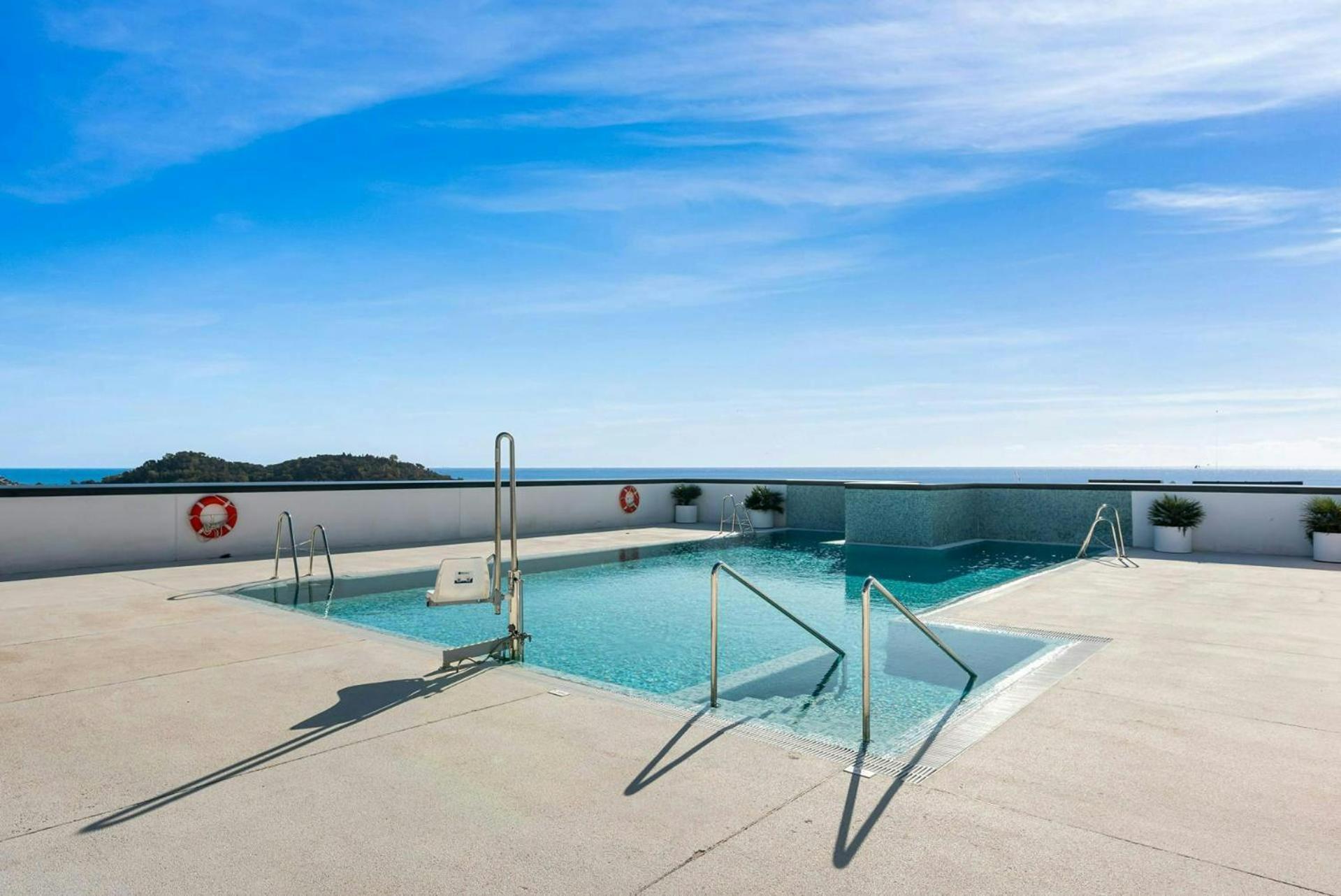 Eye Pool & Parking Free Appartement *