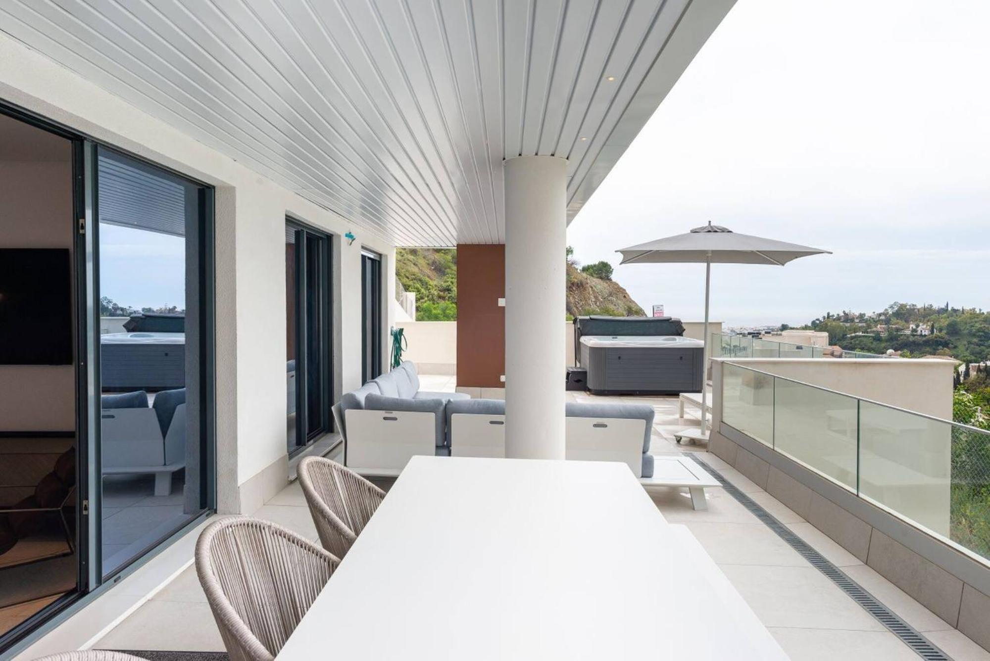 La Quinta 3 Bedroom Ultra Modern With Private Hot Tub Apartment Malaga