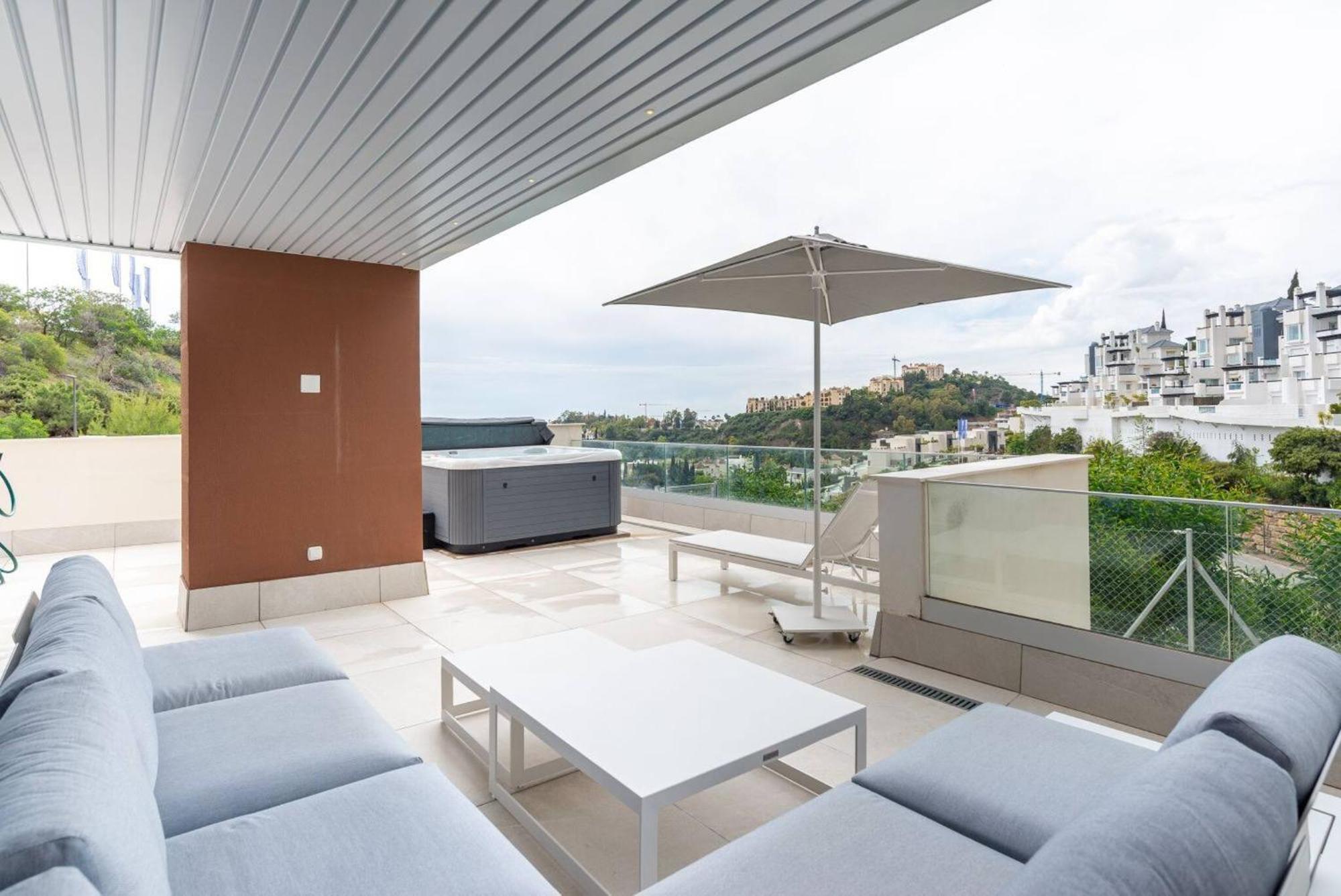 La Quinta 3 Bedroom Ultra Modern With Private Hot Tub Apartment Malaga