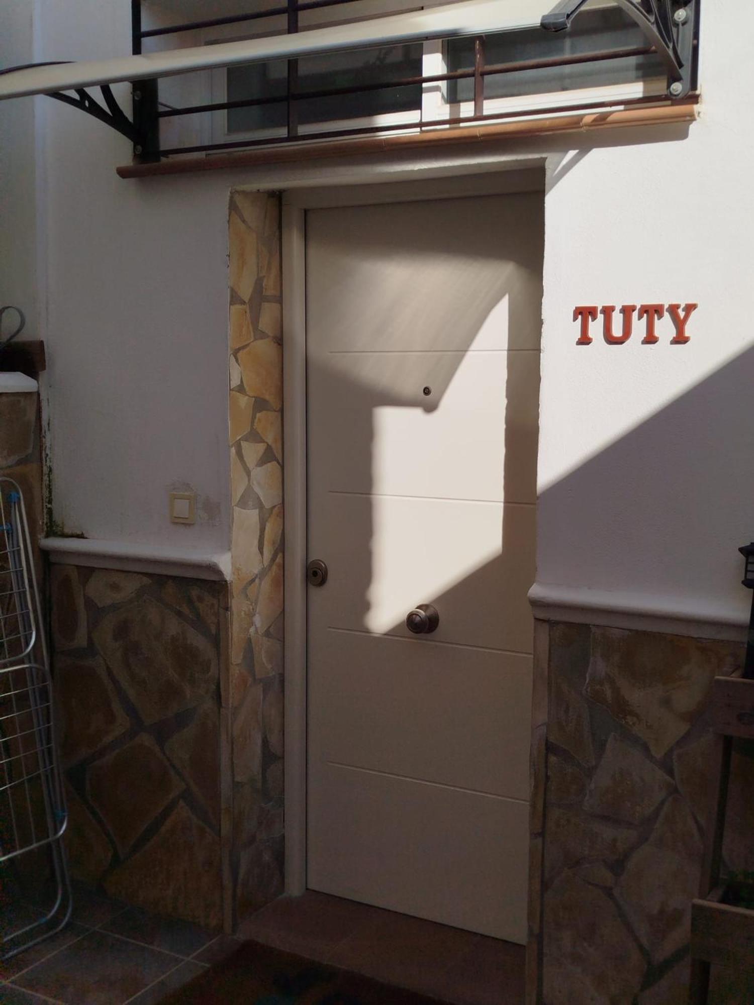 Tuty Apartment *