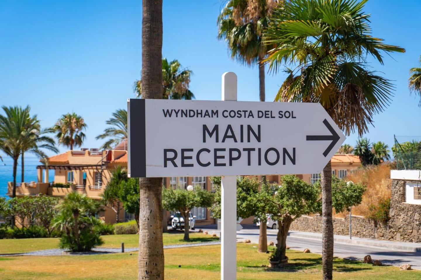 Modern Beachside Flat In Wyndham Costa Del Sol *