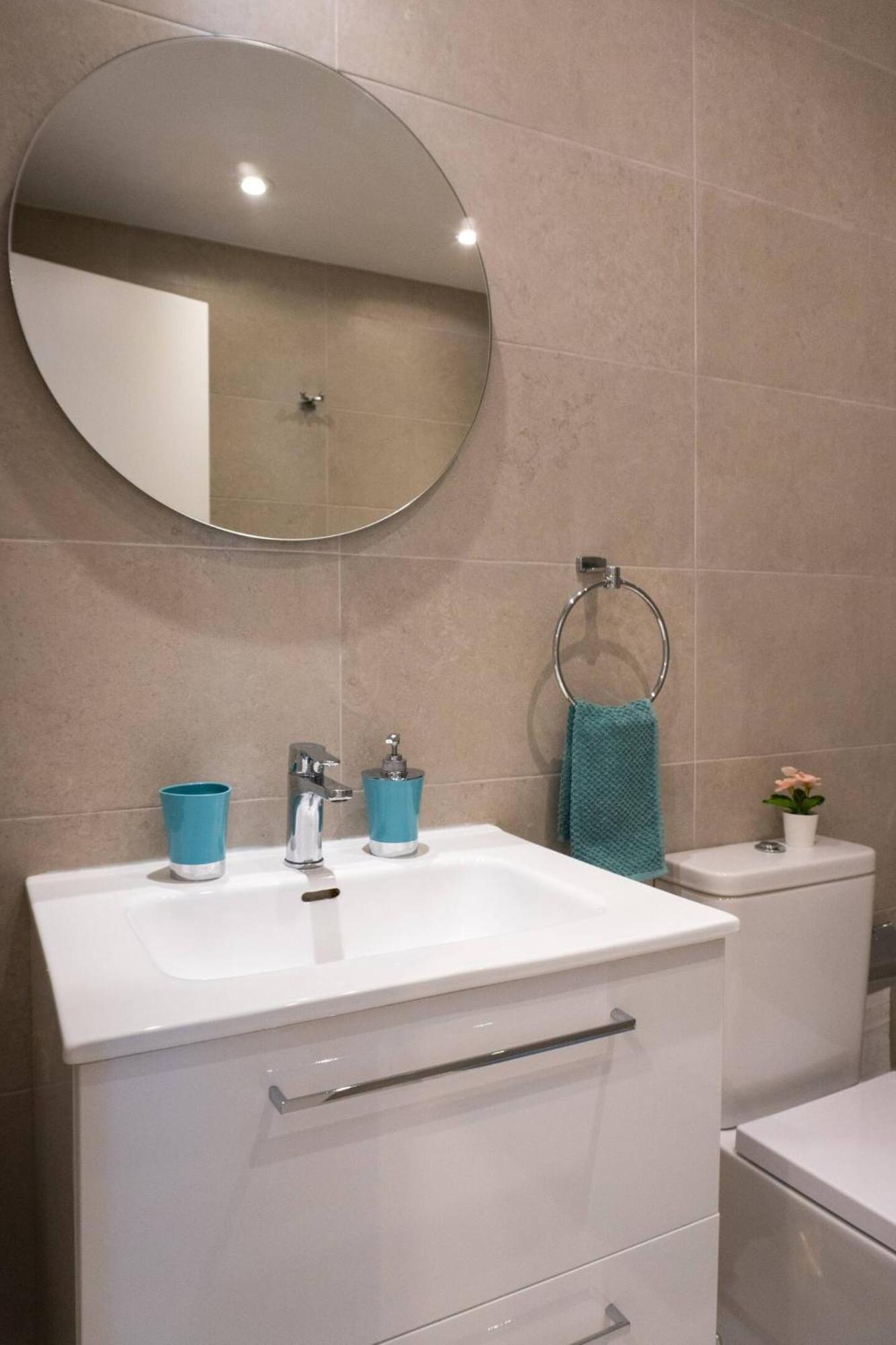 Modern Beachside Flat In Wyndham Costa Del Sol * Málaga