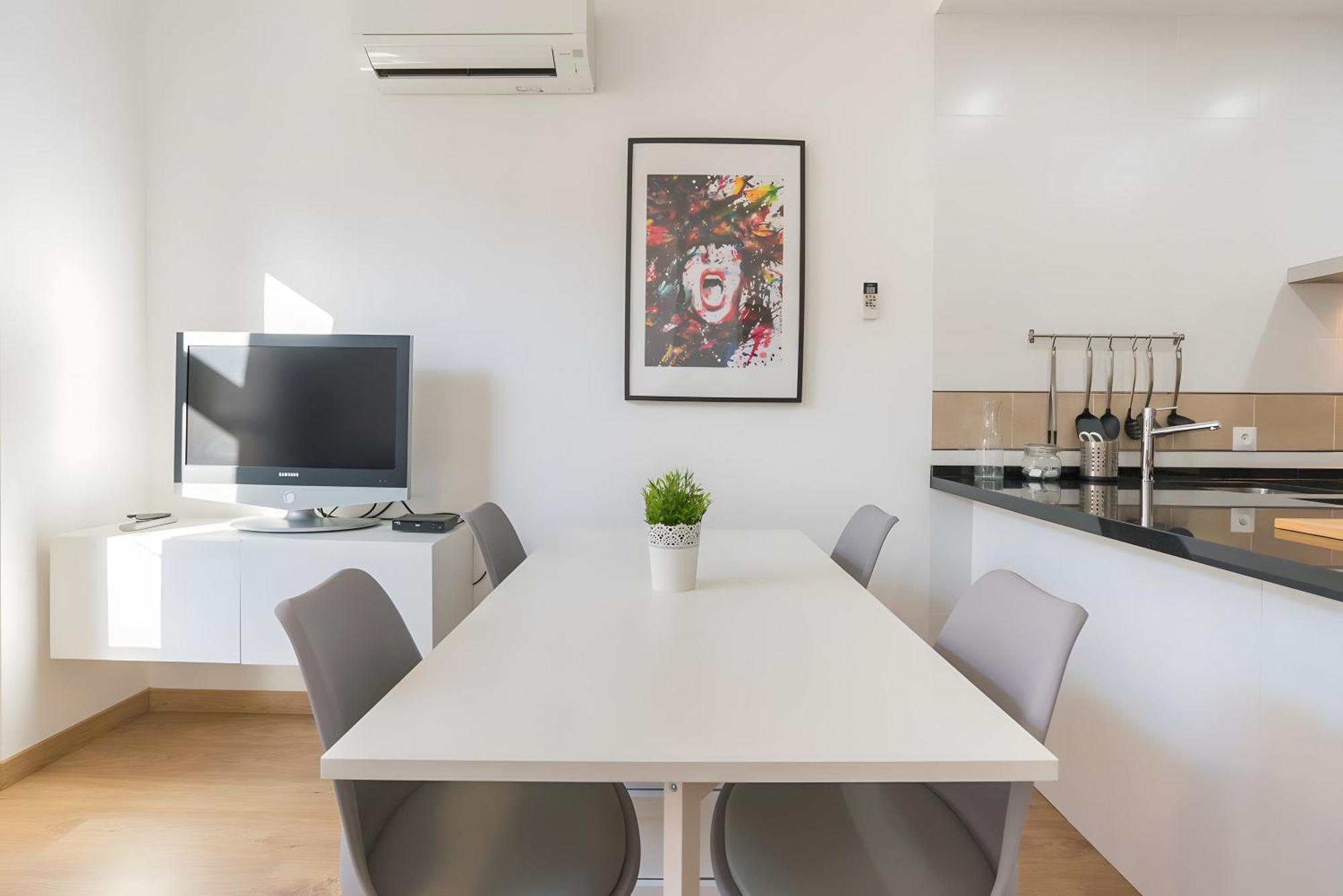 Apartamento Quiet, Bright And *
