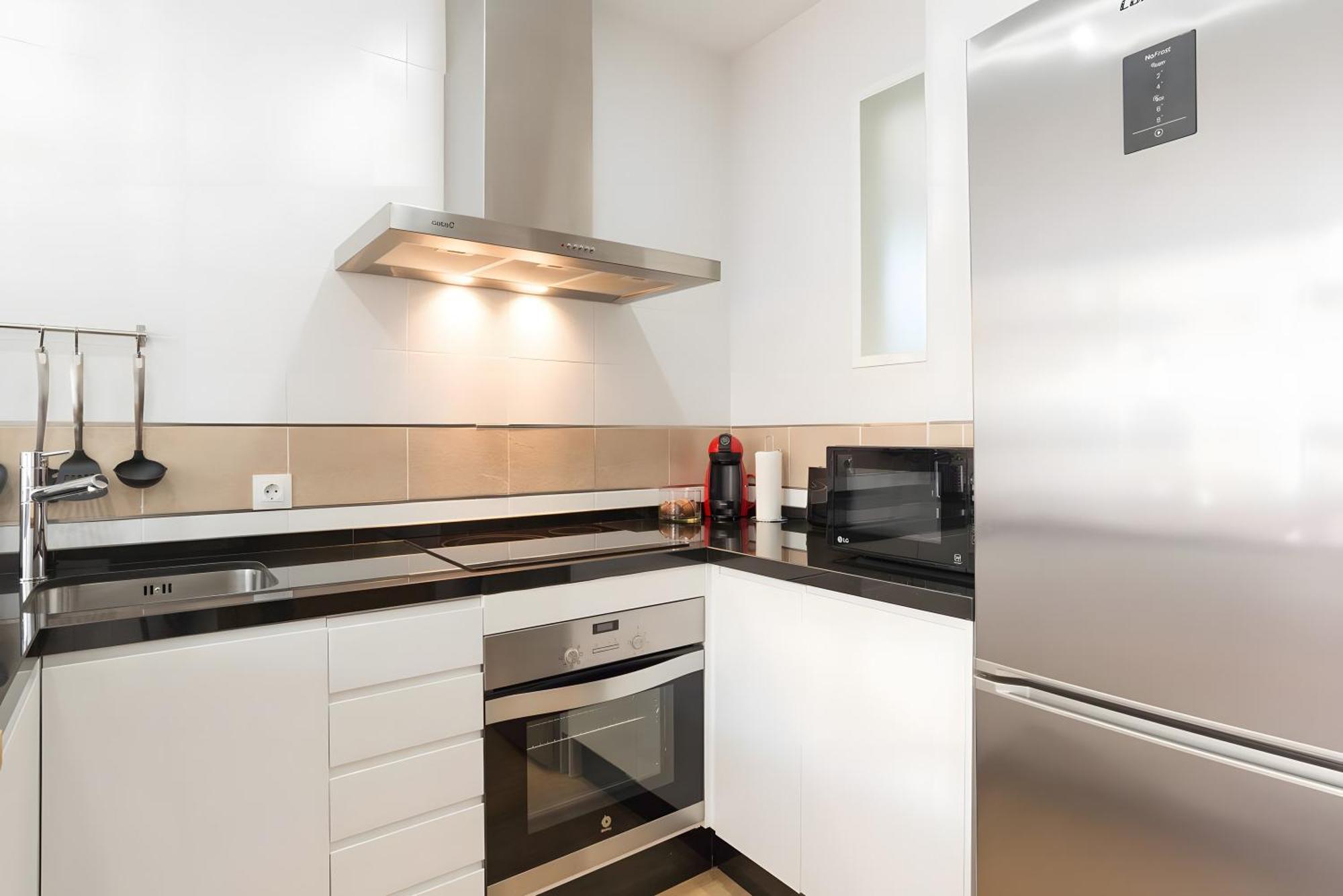 Quiet, Bright And Apartment Malaga