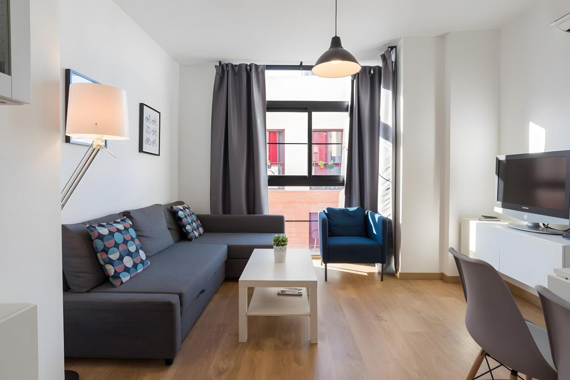 Apartment Quiet, Bright And