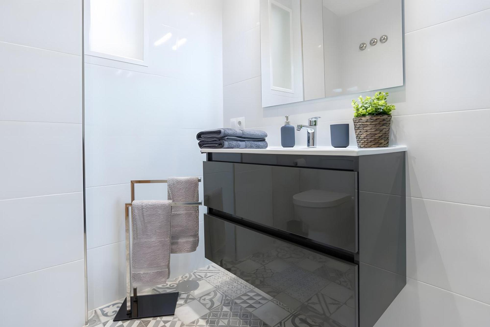 Quiet, Bright And Apartment