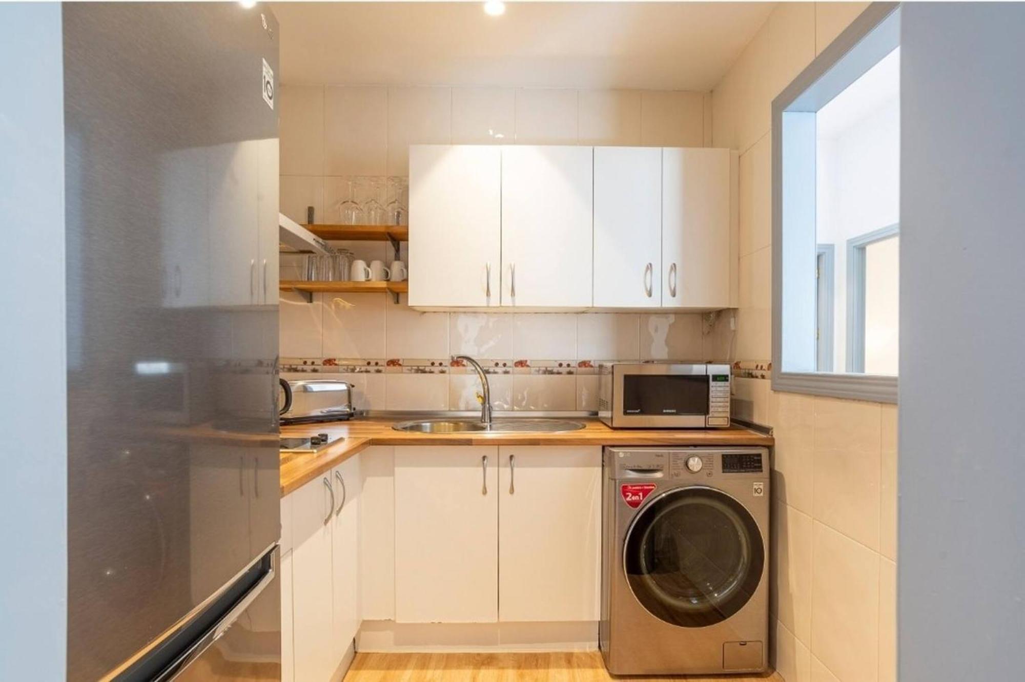 Stylish 2 Bedroom With Patio Apartment