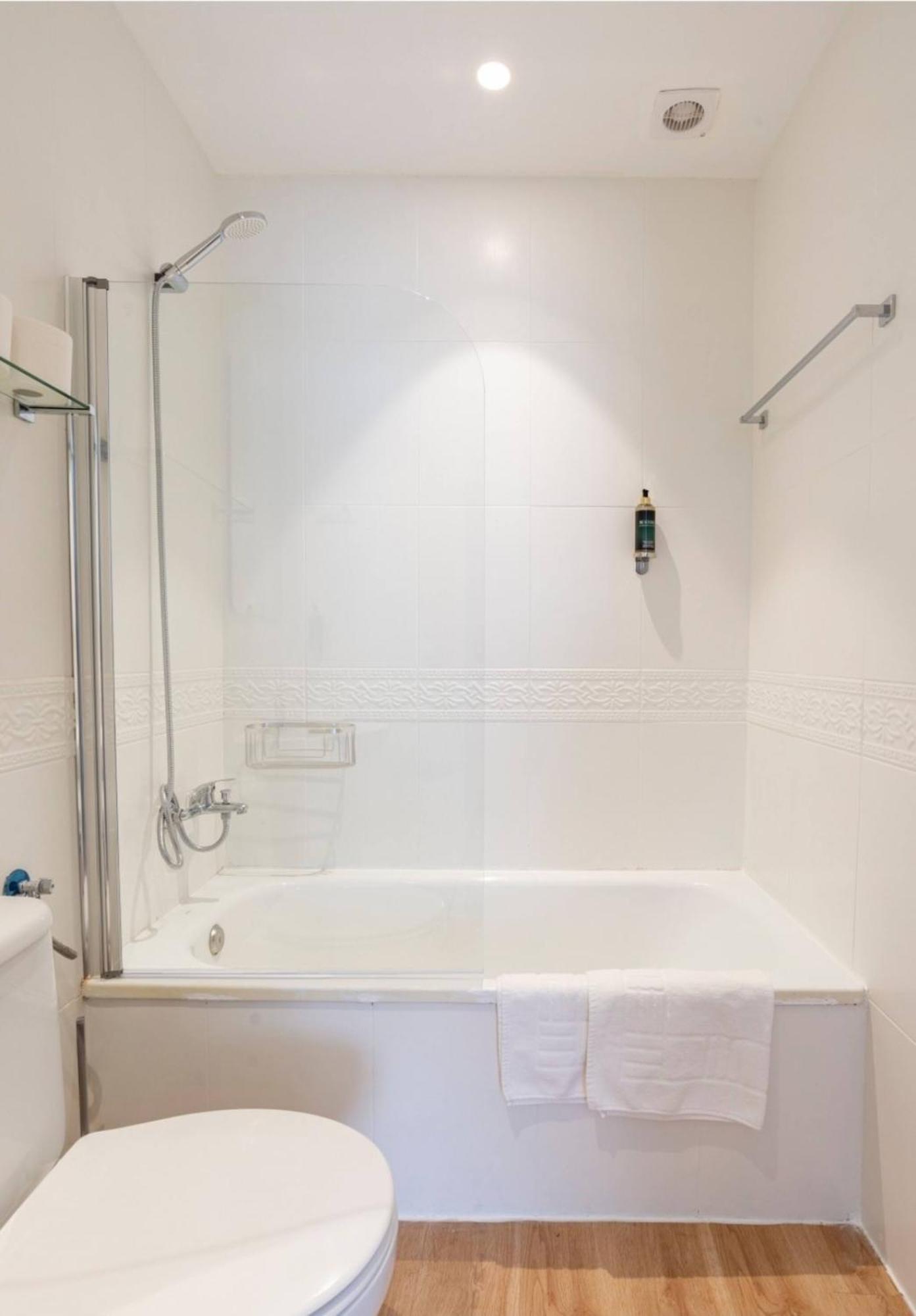 Stylish 2 Bedroom With Patio Apartment Malaga