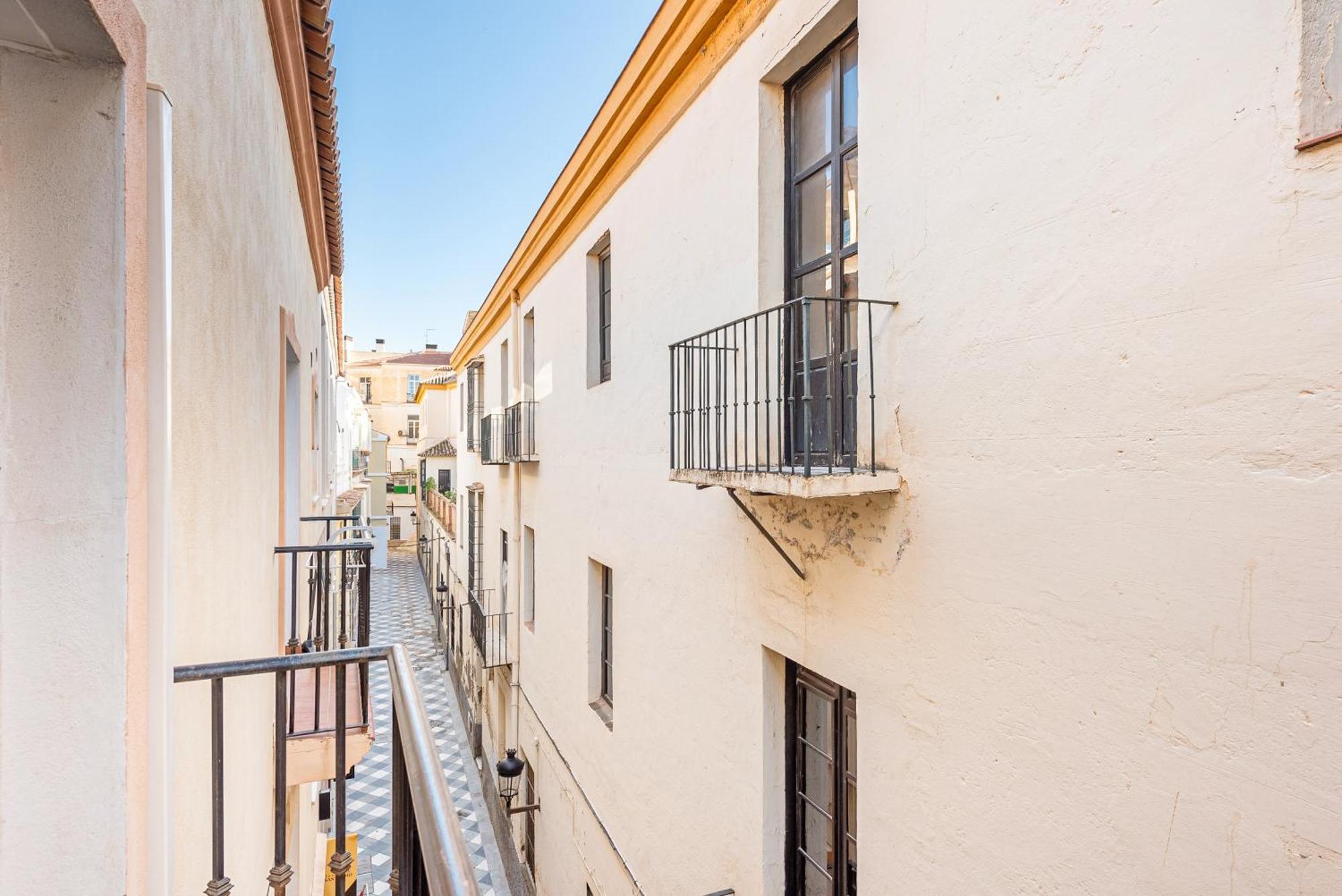 Frente A Museo -centro * Malaga