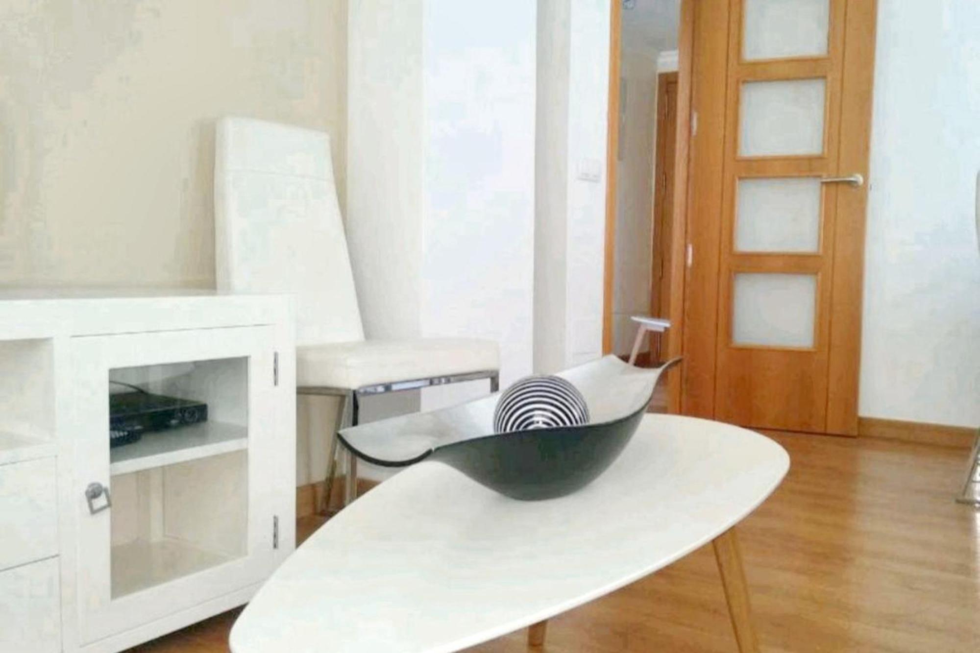 Modern 80 M² + Balcony Apartment Malaga