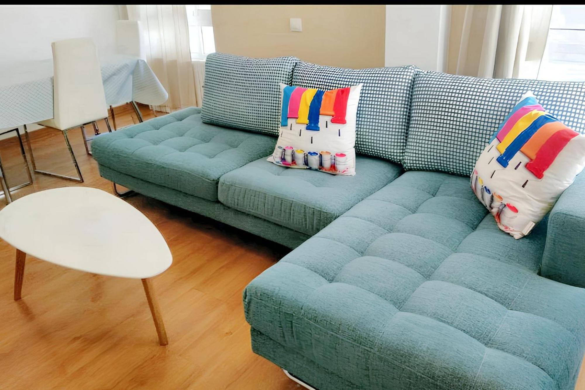 Modern 80 M² + Balcony Apartment Malaga