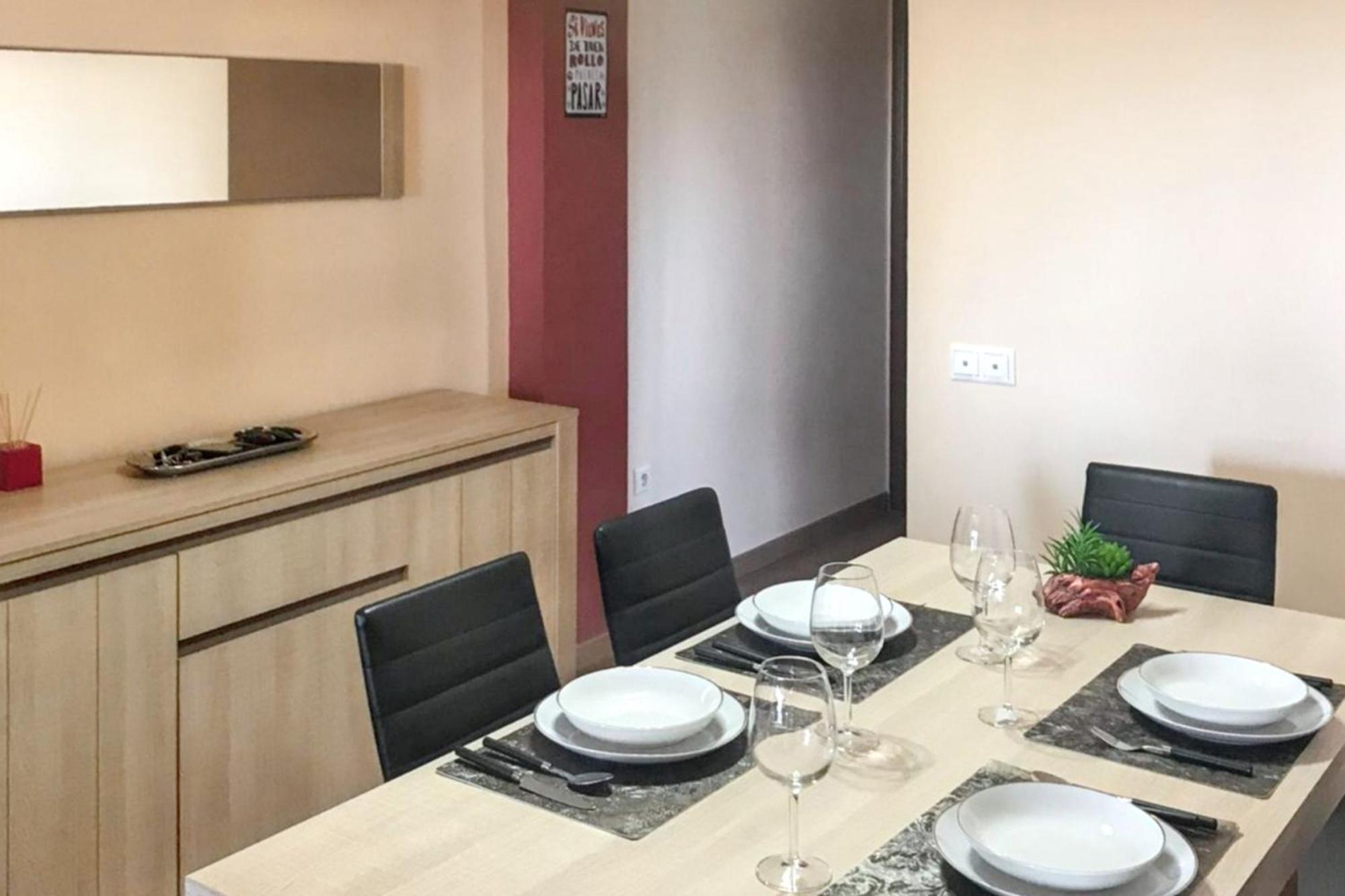 Apartment Comfortable In With Balcony And View 81 M² *
